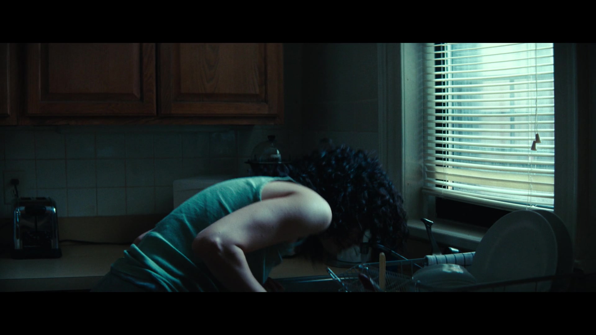 Furious_S01E02_My_Life_Had_Stood_A_Loaded_Gun_1080p_ERW_006186.jpg