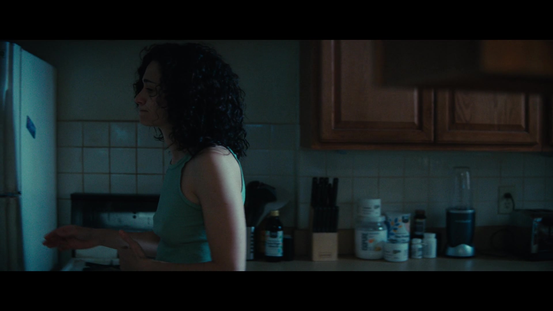Furious_S01E02_My_Life_Had_Stood_A_Loaded_Gun_1080p_ERW_006198.jpg