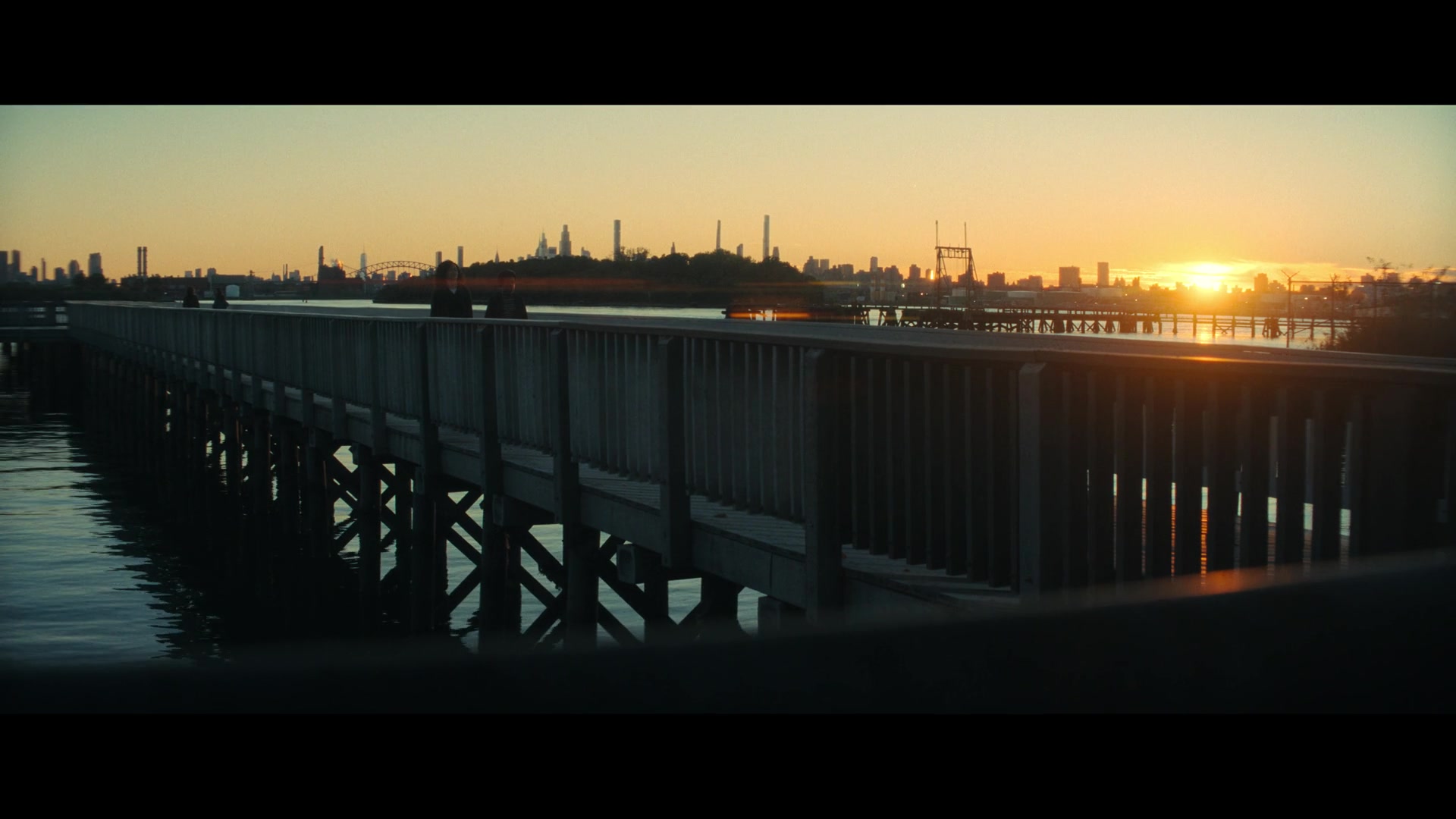 Furious_S01E04_Flash_Flood_1080p_ERW_001801.jpg