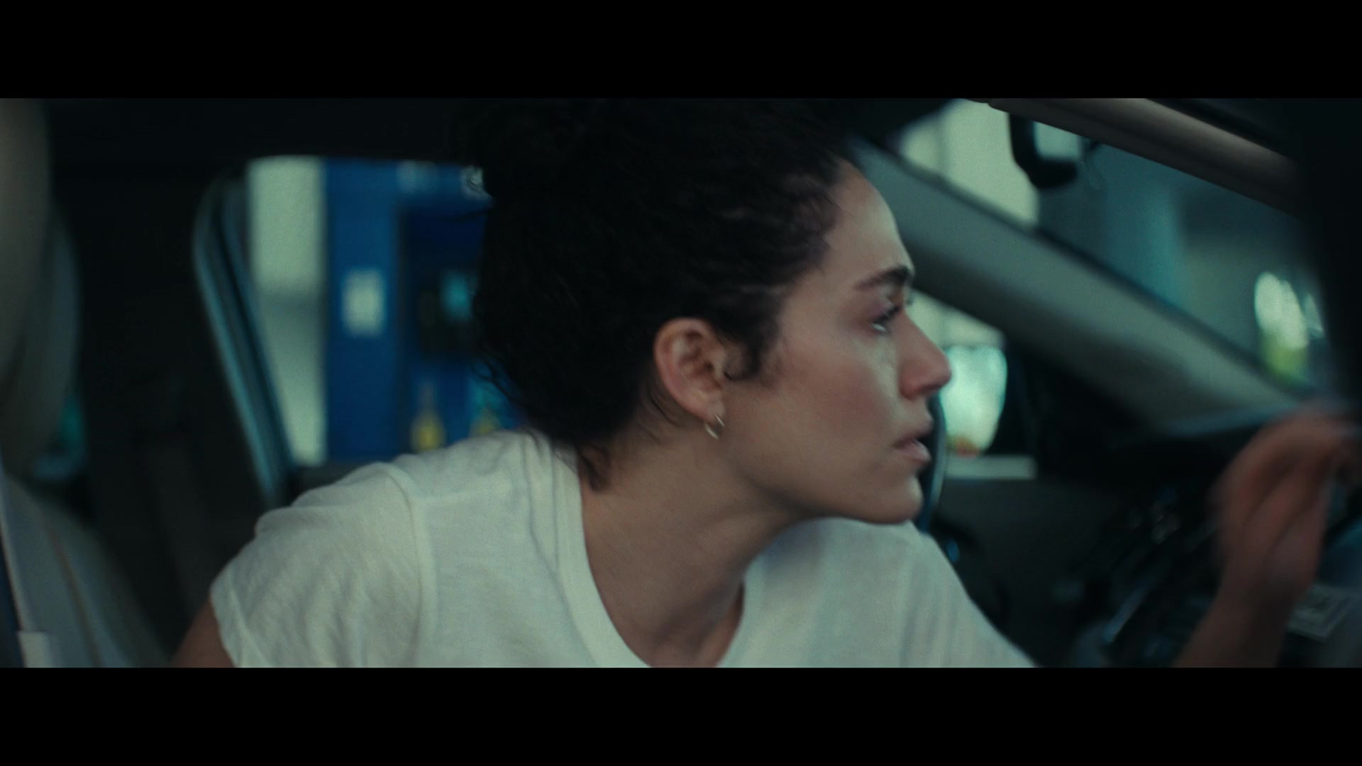 Furious_S01E04_Flash_Flood_1080p_ERW_006837.jpg