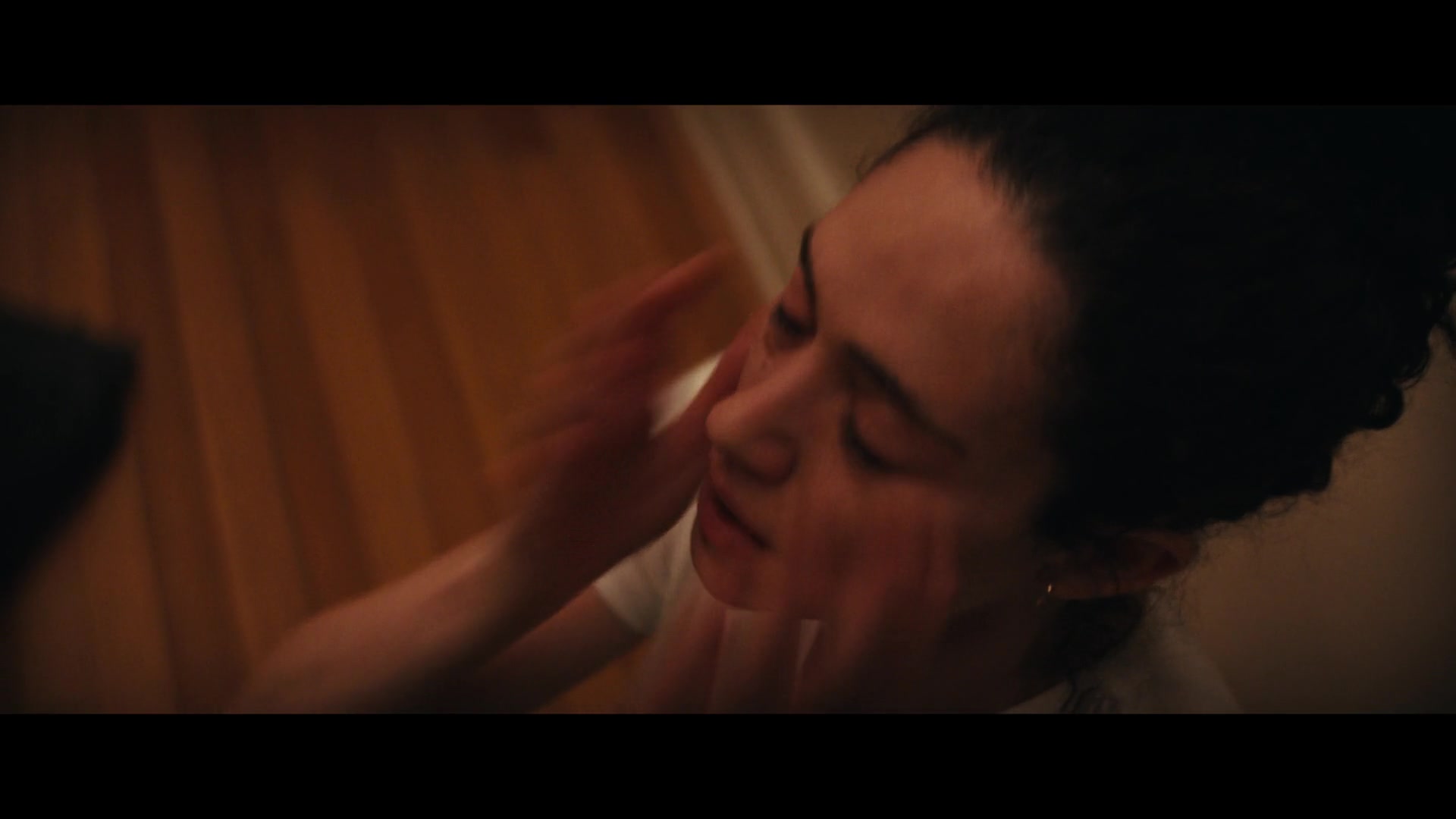Furious_S01E05_Pick_a_Sticker_1080p_ERW_000975.jpg