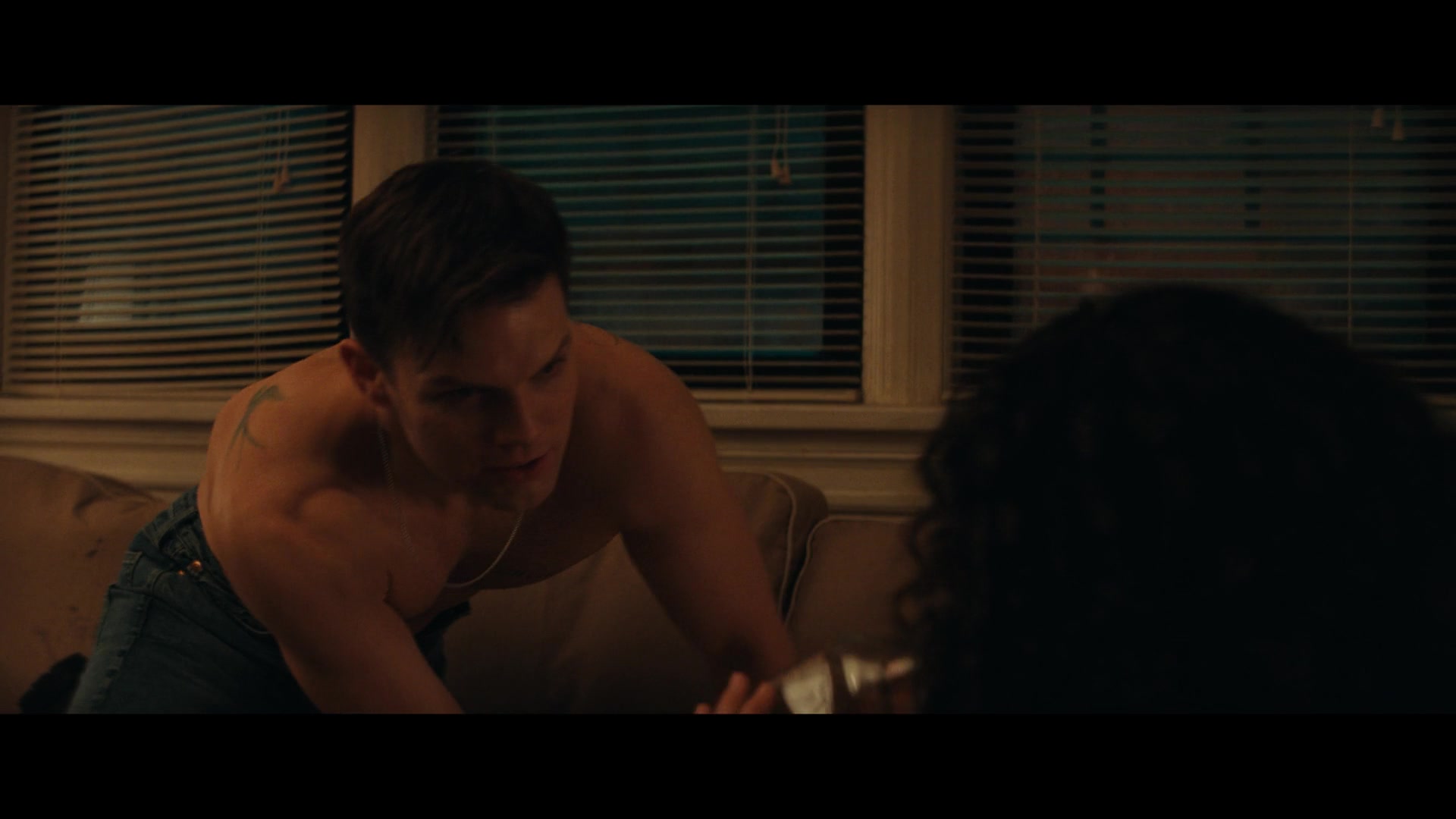 Furious_S01E05_Pick_a_Sticker_1080p_ERW_005091.jpg