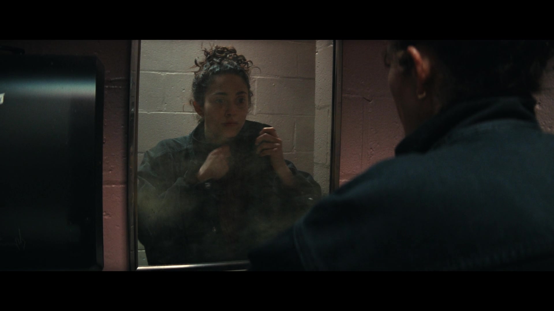 Furious_S01E06_They_Make_a_Noise_Like_Feathers_1080p_ERW_001311.jpg