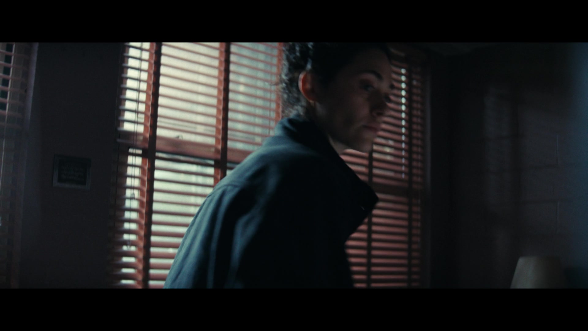Furious_S01E06_They_Make_a_Noise_Like_Feathers_1080p_ERW_002305.jpg