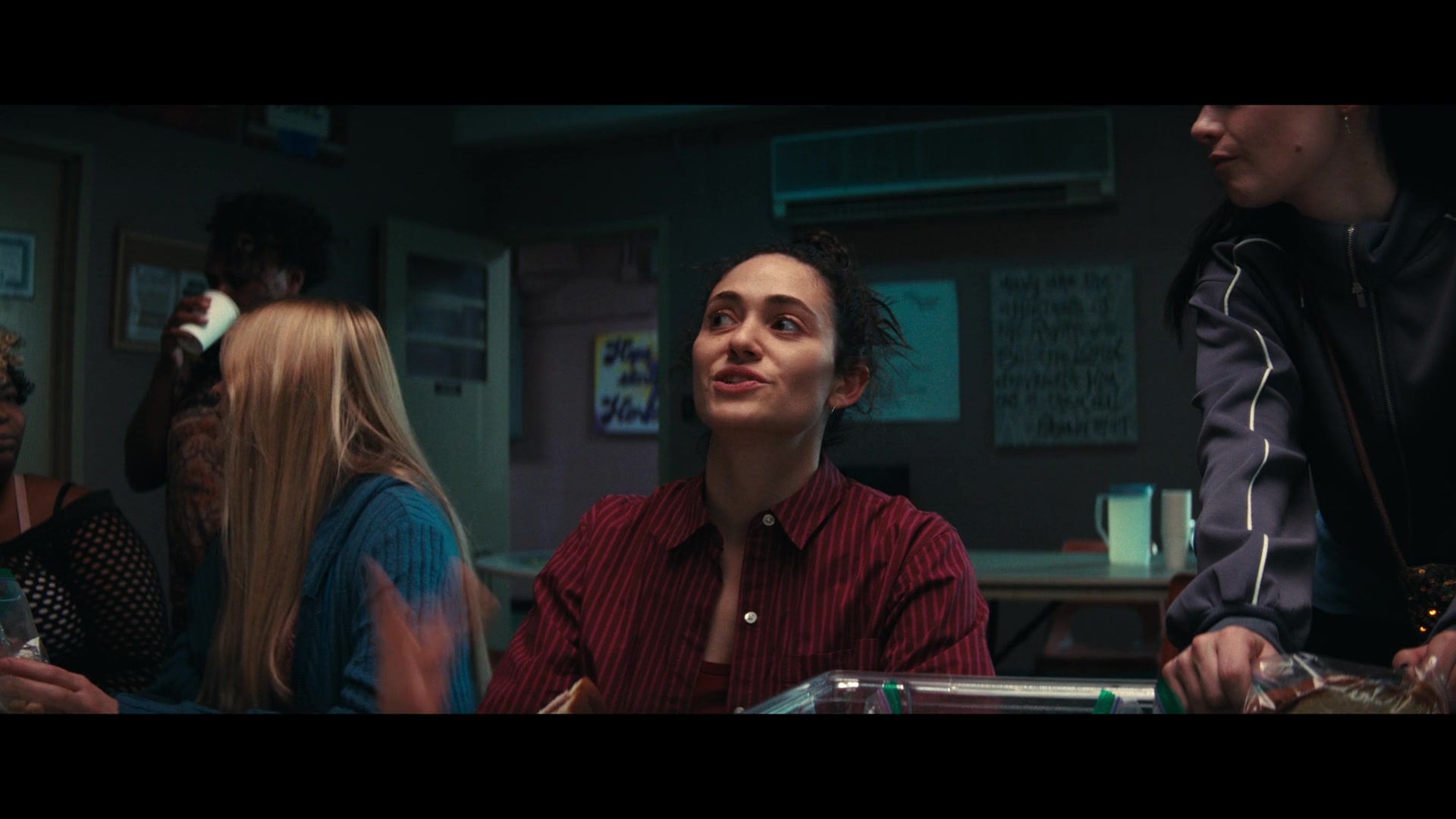 Furious_S01E06_They_Make_a_Noise_Like_Feathers_1080p_ERW_003028.jpg