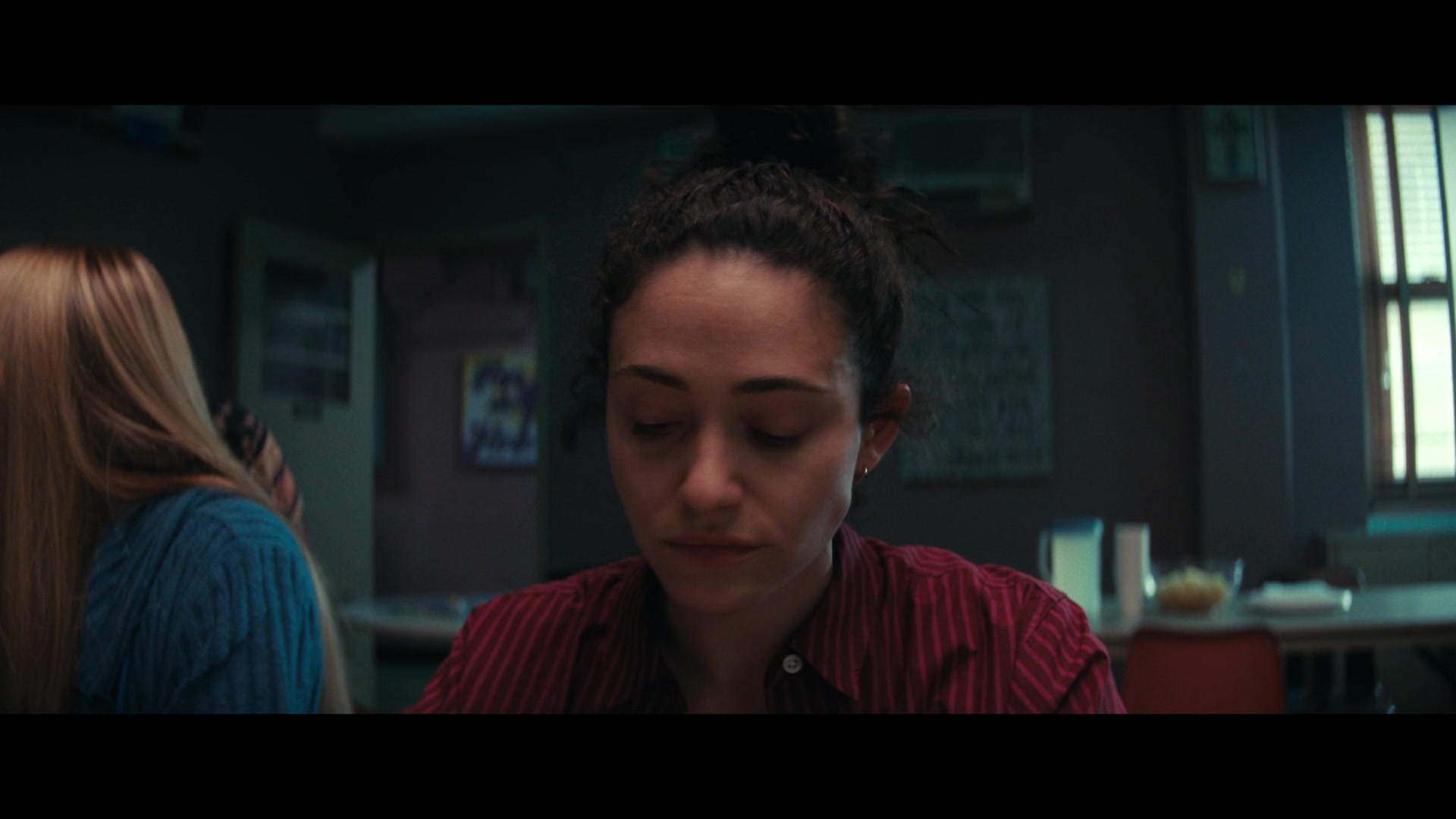 Furious_S01E06_They_Make_a_Noise_Like_Feathers_1080p_ERW_003074.jpg