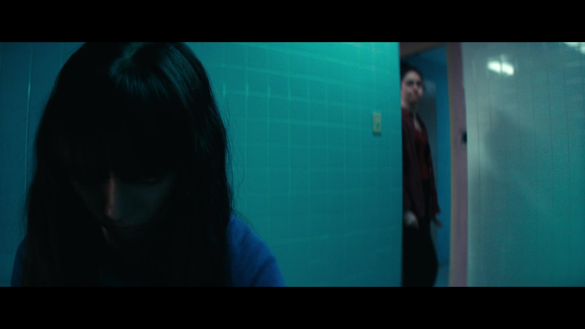Furious_S01E06_They_Make_a_Noise_Like_Feathers_1080p_ERW_003468.jpg