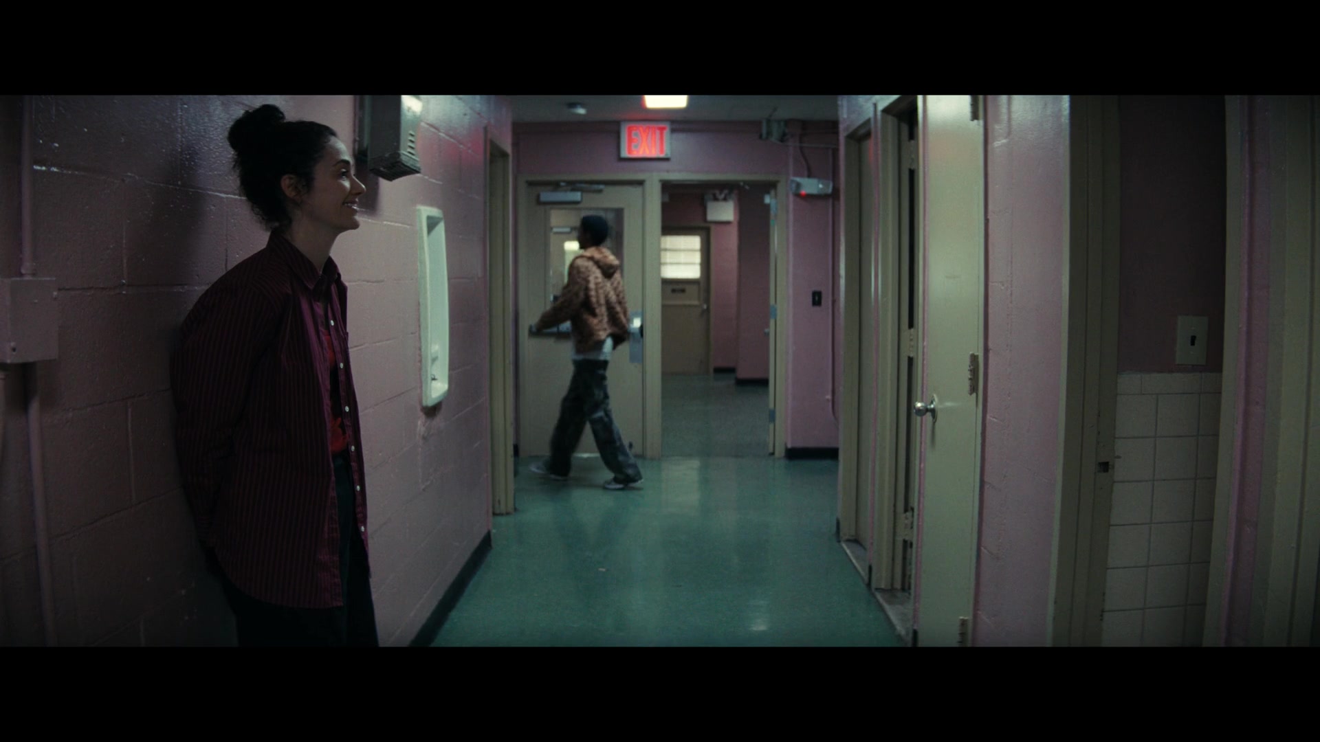 Furious_S01E06_They_Make_a_Noise_Like_Feathers_1080p_ERW_004605.jpg