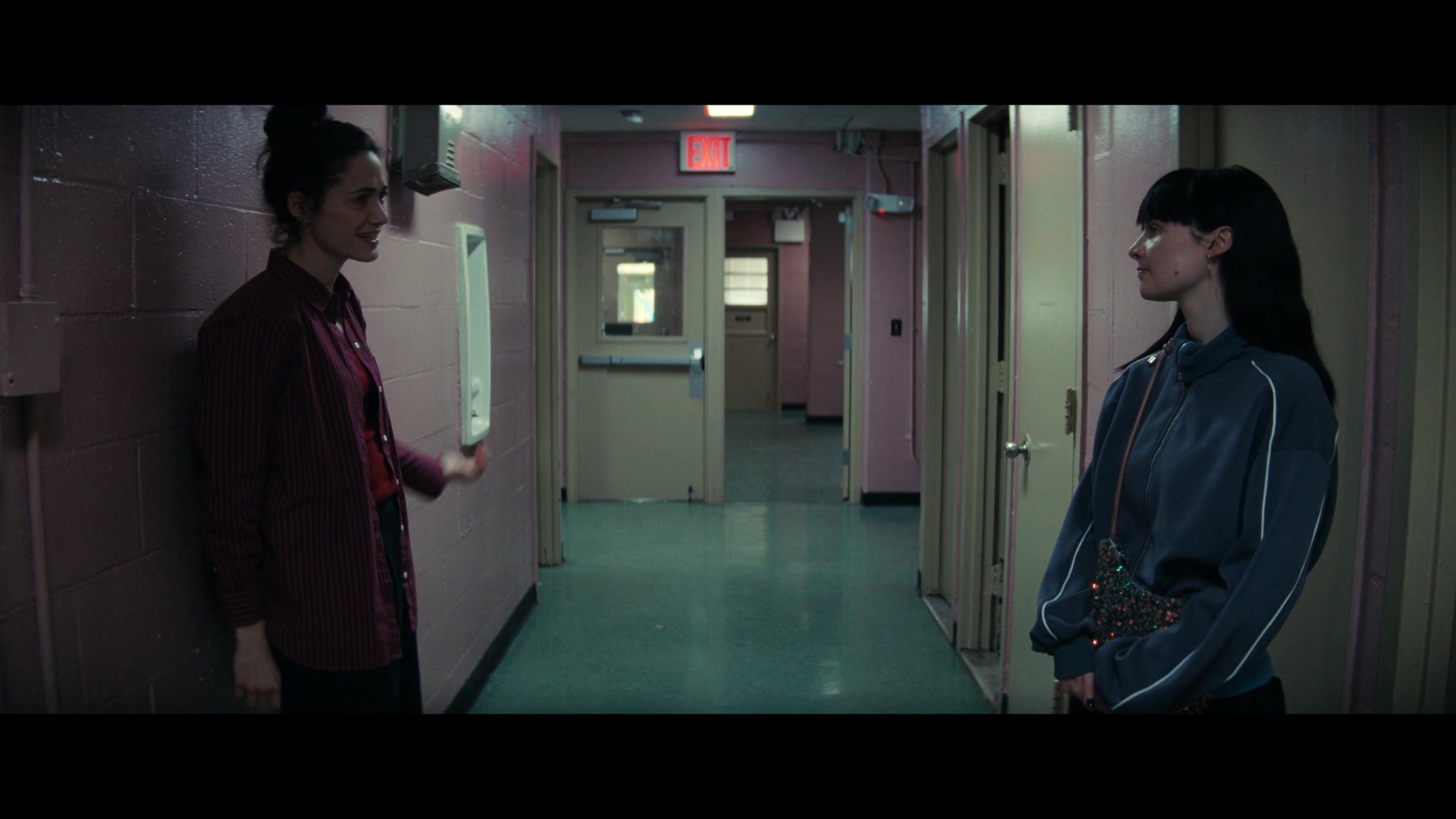 Furious_S01E06_They_Make_a_Noise_Like_Feathers_1080p_ERW_004621.jpg