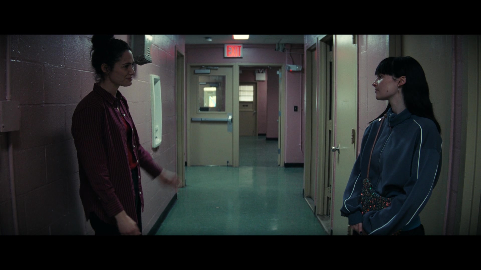 Furious_S01E06_They_Make_a_Noise_Like_Feathers_1080p_ERW_004622.jpg