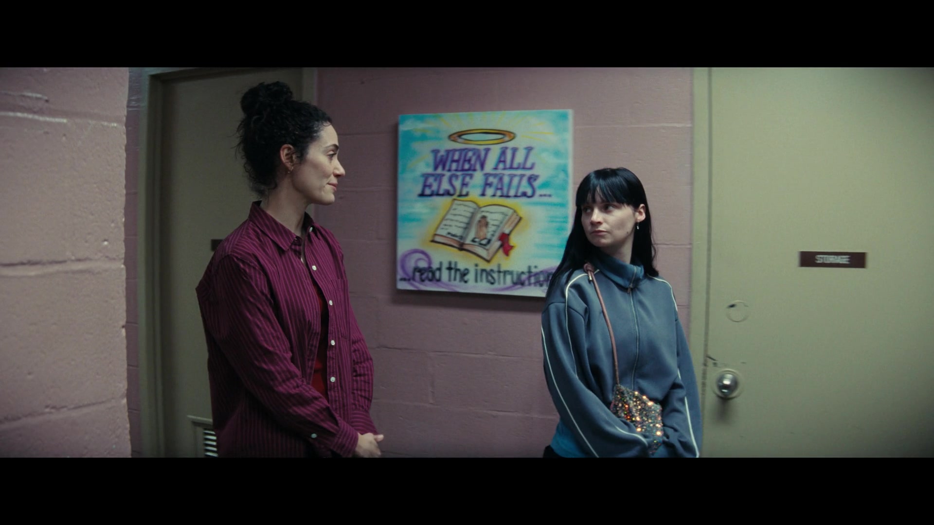 Furious_S01E06_They_Make_a_Noise_Like_Feathers_1080p_ERW_004657.jpg