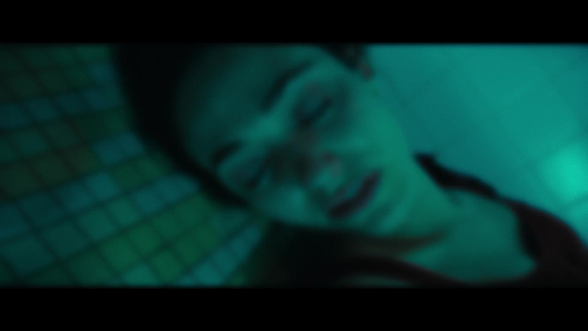Furious_S01E06_They_Make_a_Noise_Like_Feathers_1080p_ERW_005686.jpg