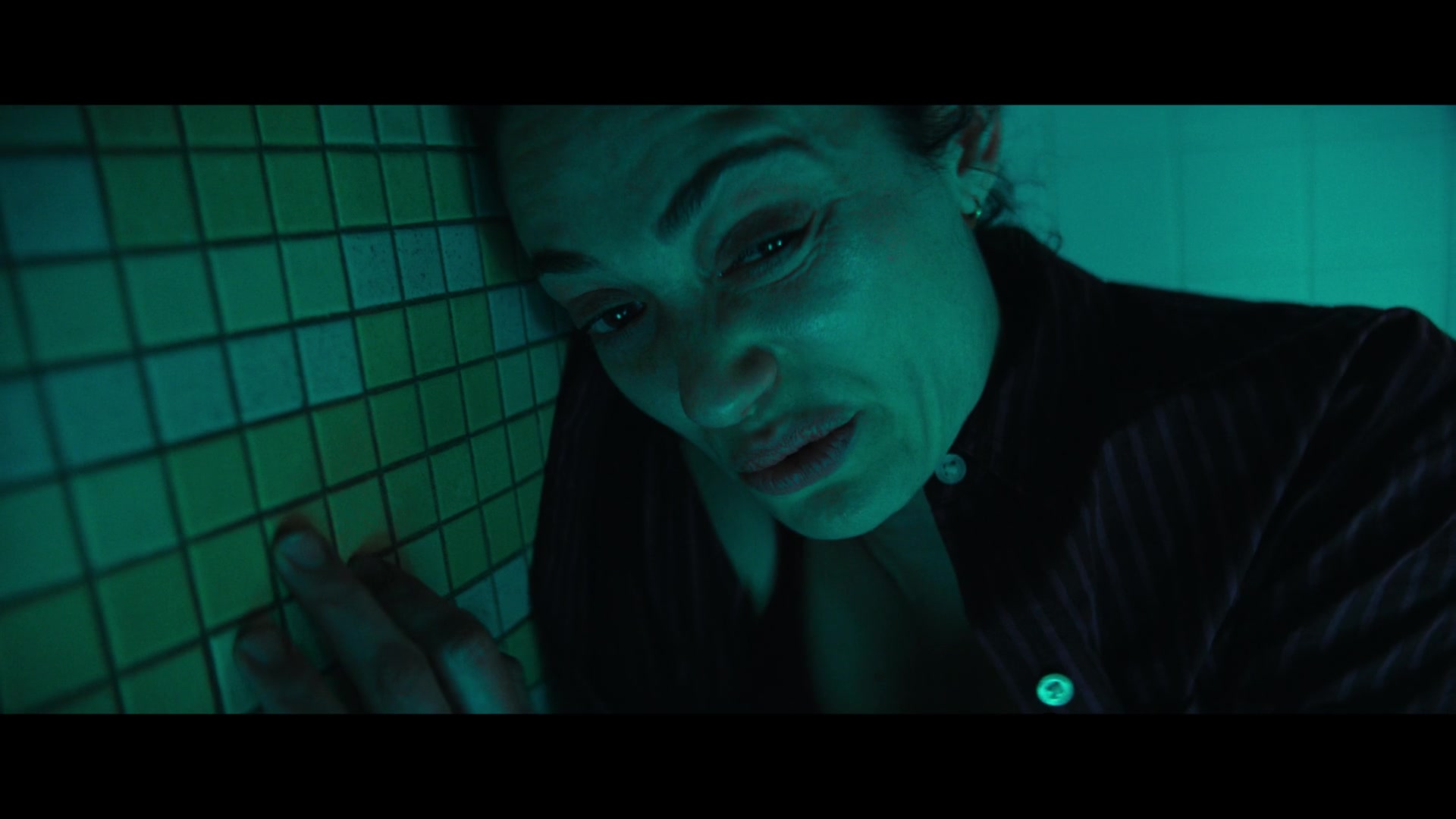Furious_S01E06_They_Make_a_Noise_Like_Feathers_1080p_ERW_005904.jpg