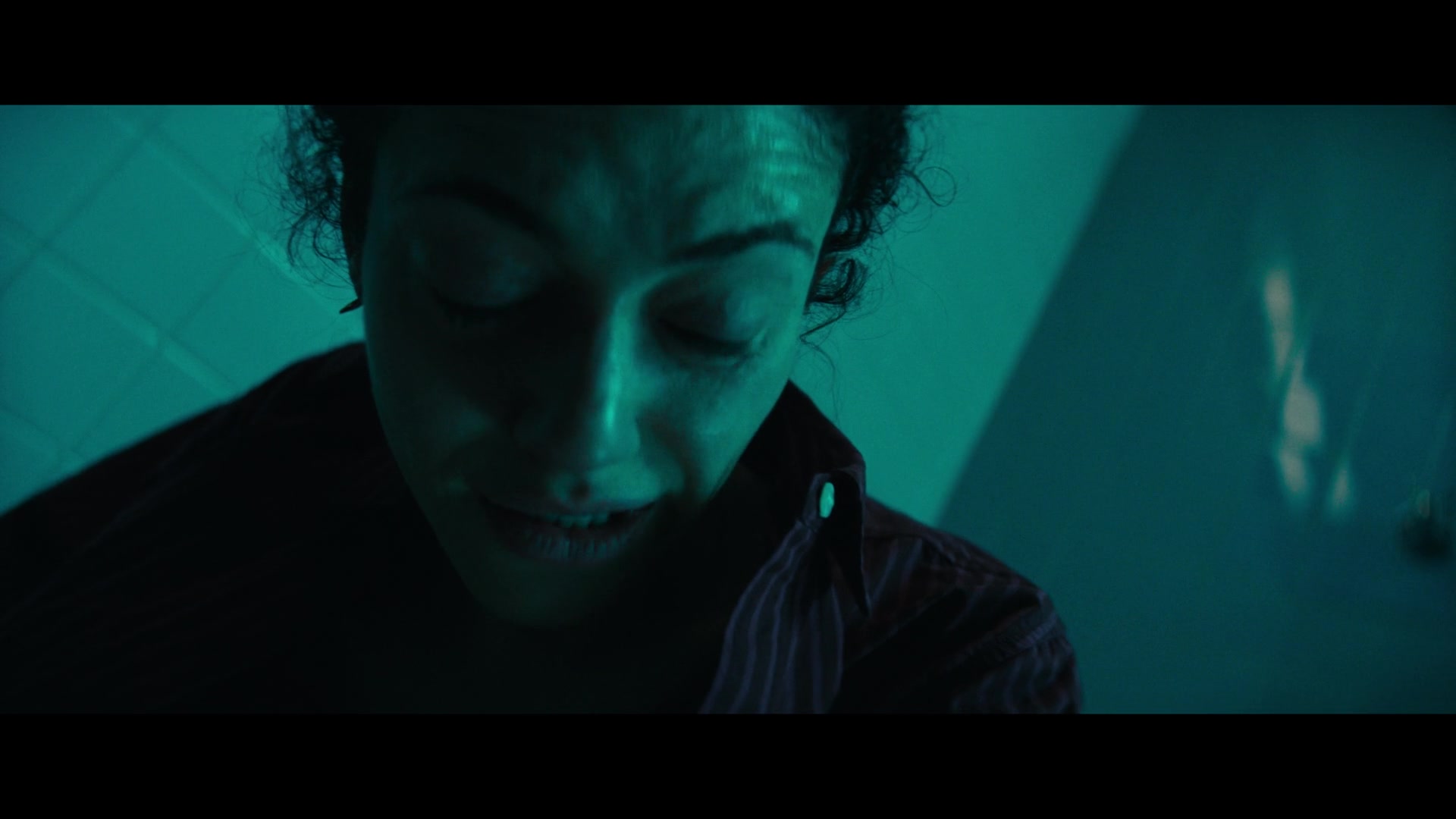 Furious_S01E06_They_Make_a_Noise_Like_Feathers_1080p_ERW_005960.jpg