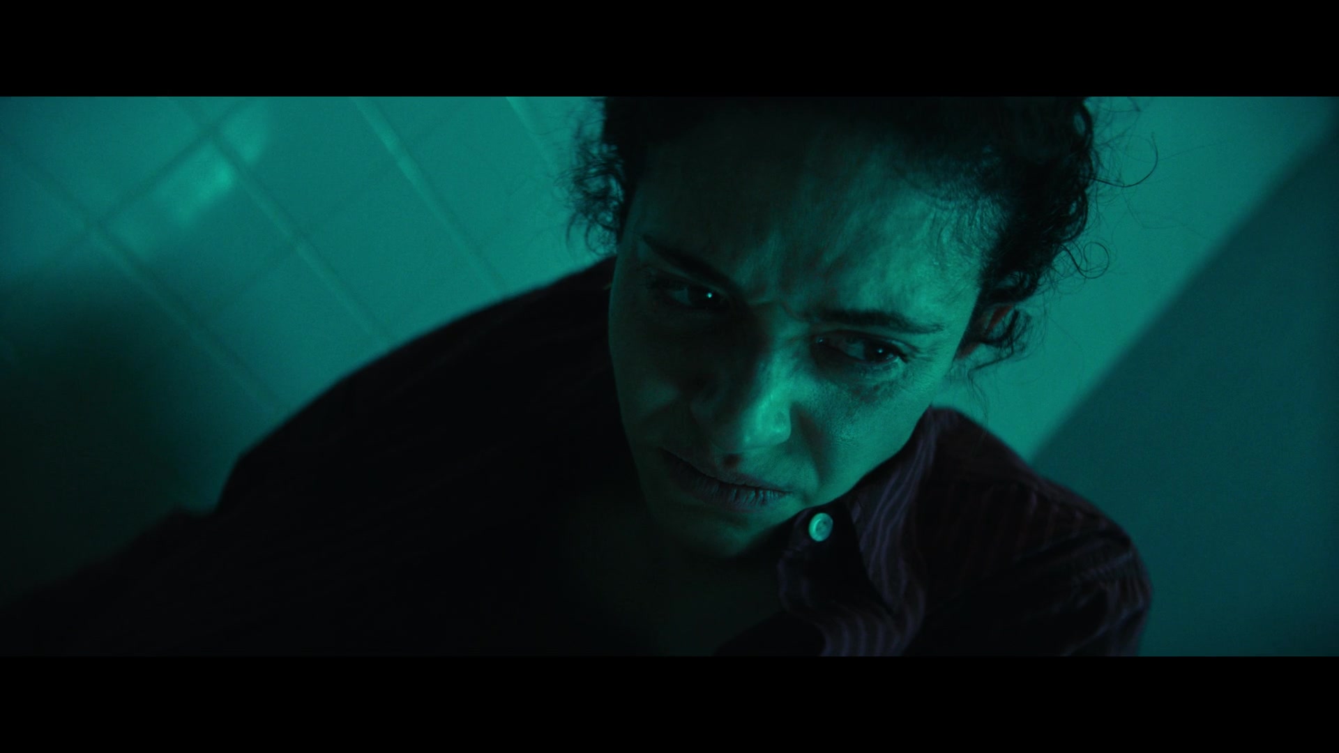 Furious_S01E06_They_Make_a_Noise_Like_Feathers_1080p_ERW_006099.jpg