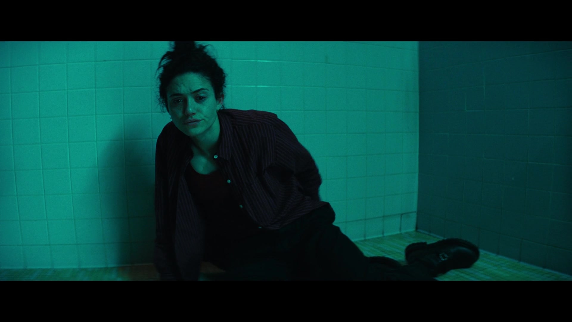 Furious_S01E06_They_Make_a_Noise_Like_Feathers_1080p_ERW_006200.jpg