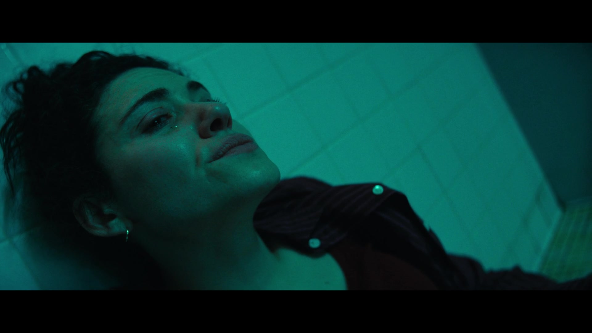 Furious_S01E06_They_Make_a_Noise_Like_Feathers_1080p_ERW_006218.jpg