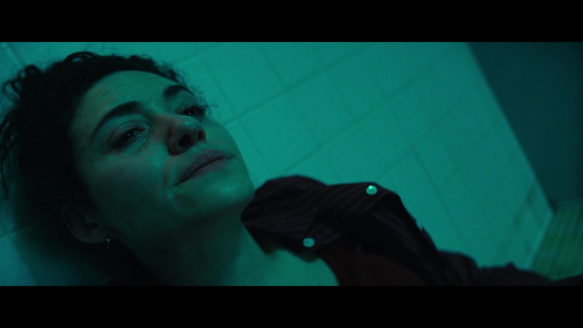 Furious_S01E06_They_Make_a_Noise_Like_Feathers_1080p_ERW_006224.jpg
