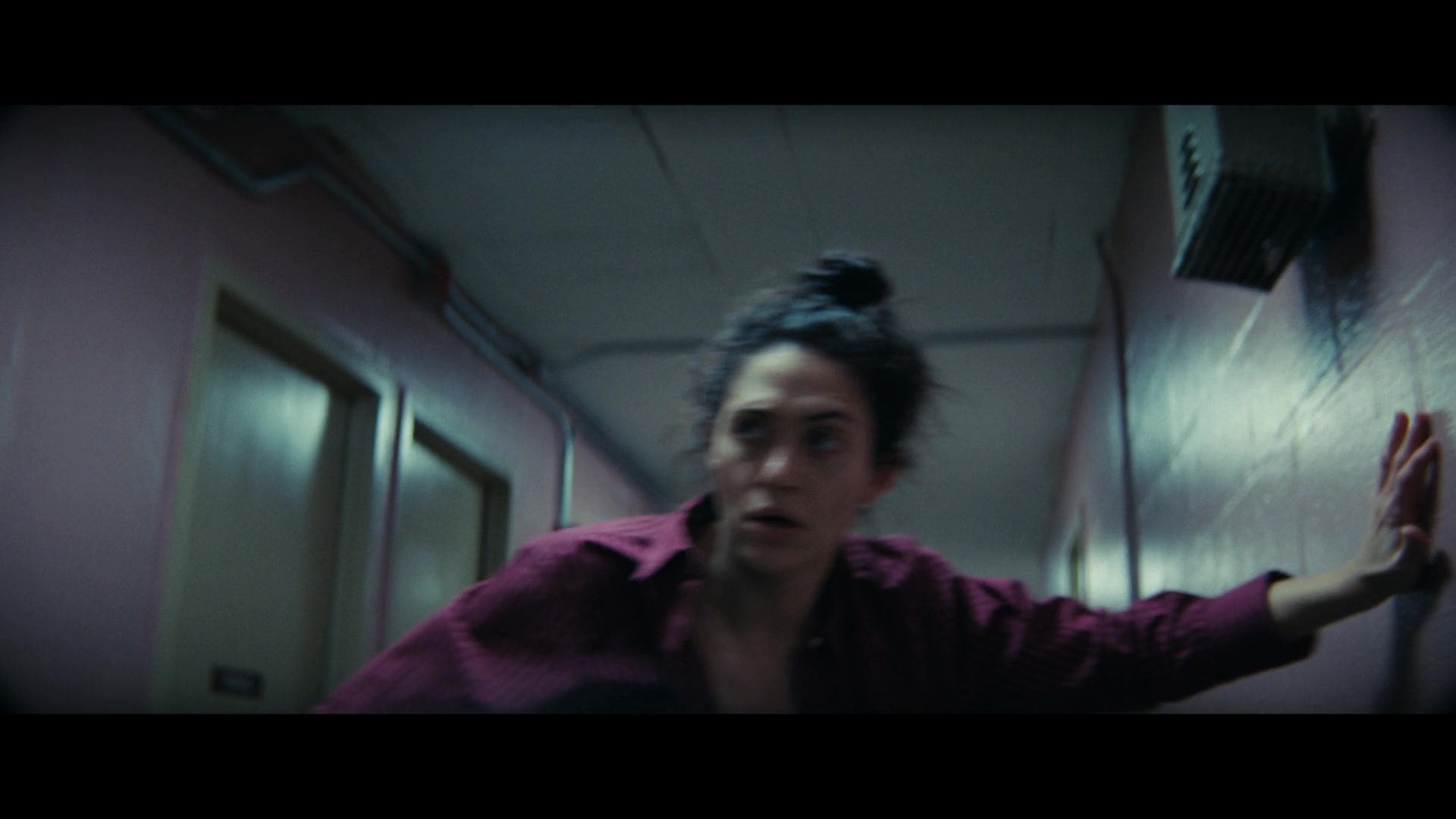 Furious_S01E06_They_Make_a_Noise_Like_Feathers_1080p_ERW_006749.jpg