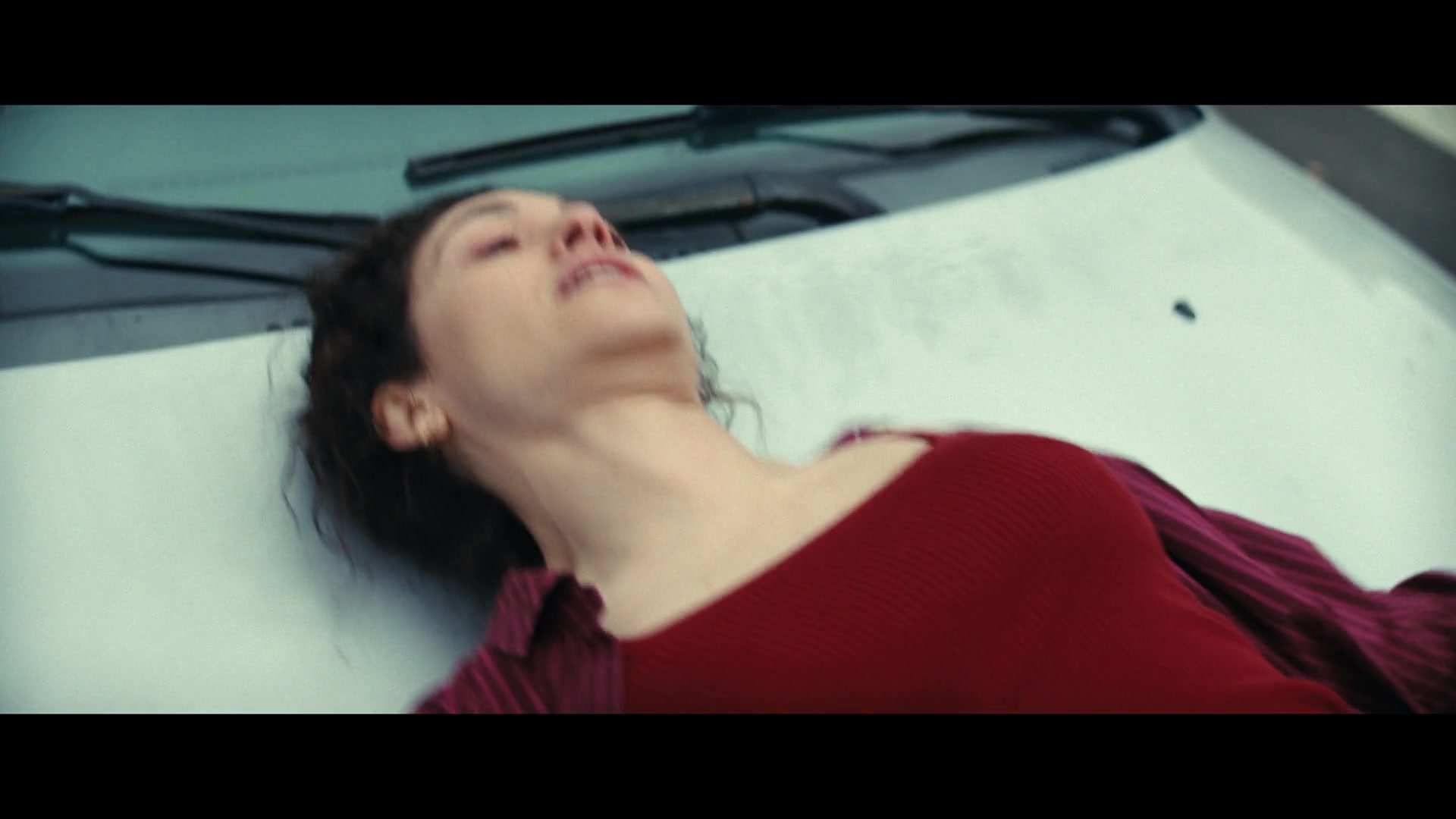 Furious_S01E06_They_Make_a_Noise_Like_Feathers_1080p_ERW_006834.jpg