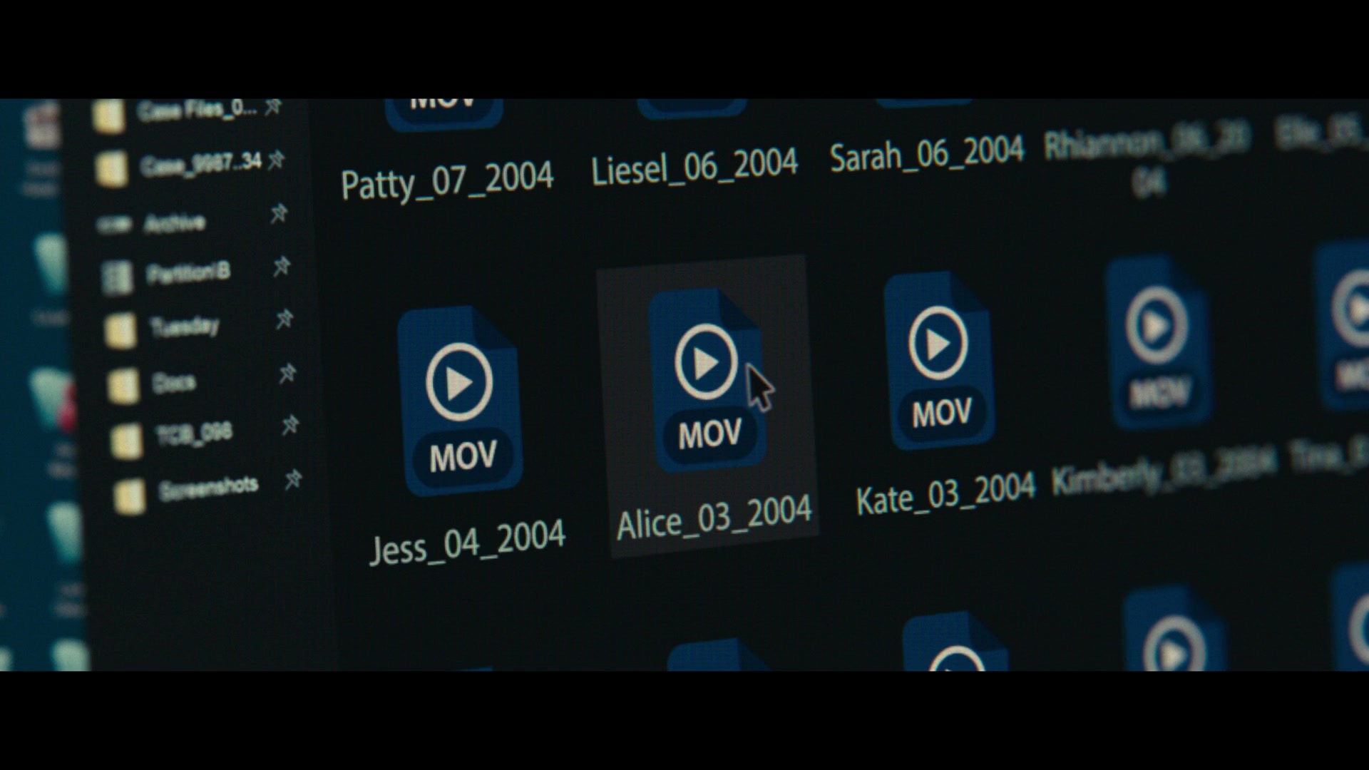 Furious_S01E06_They_Make_a_Noise_Like_Feathers_1080p_ERW_007340.jpg