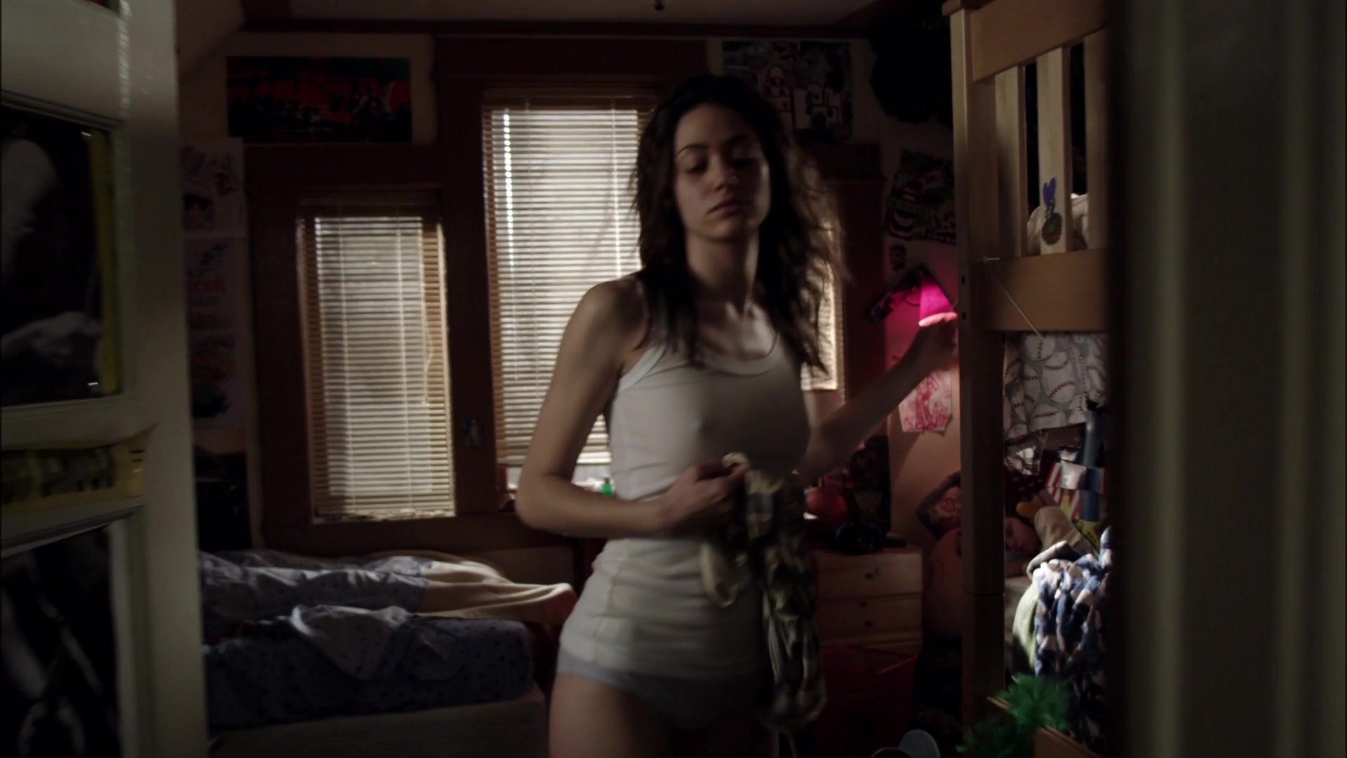 Shameless_US_S01E01_1080p_ERW_000381.jpg