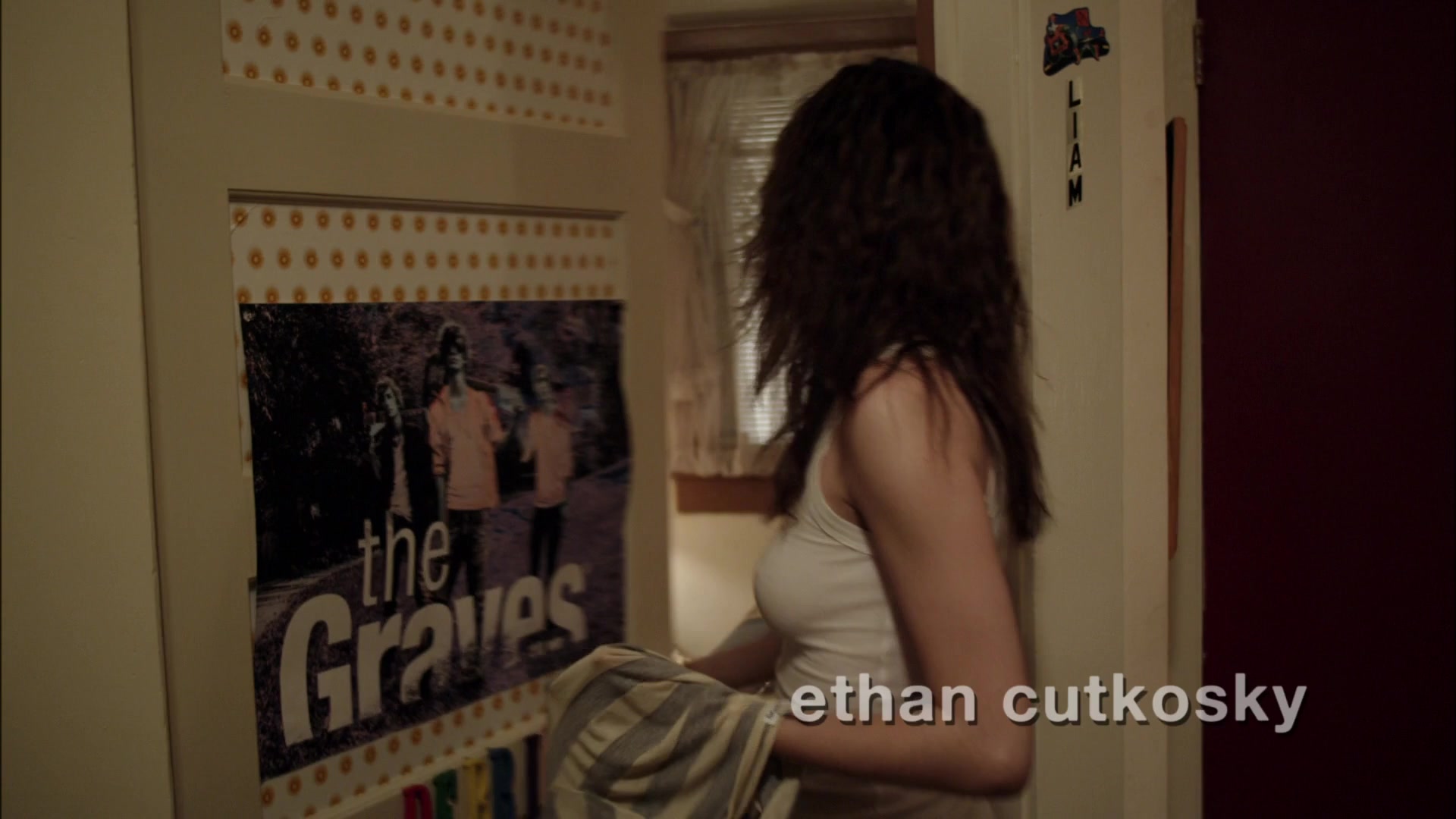 Shameless_US_S01E01_1080p_ERW_000402.jpg