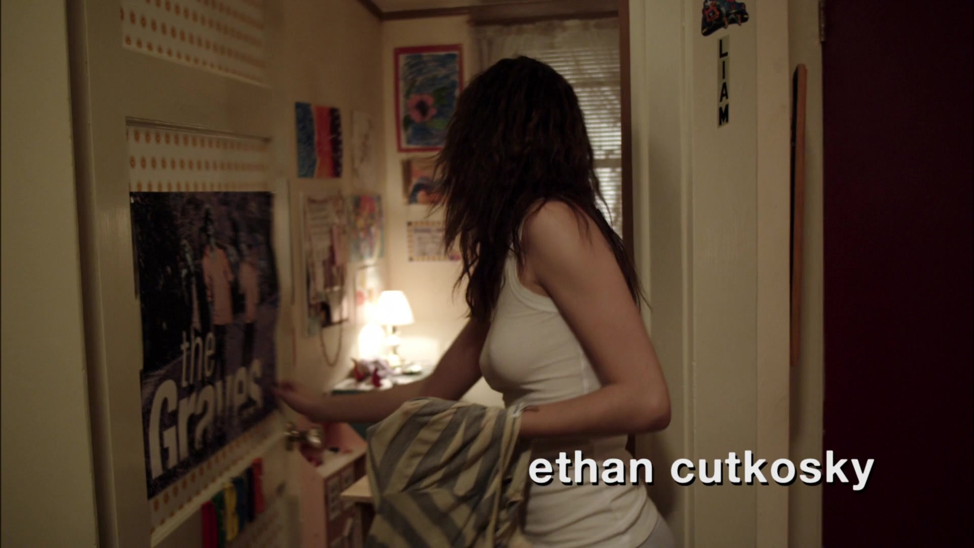 Shameless_US_S01E01_1080p_ERW_000403.jpg