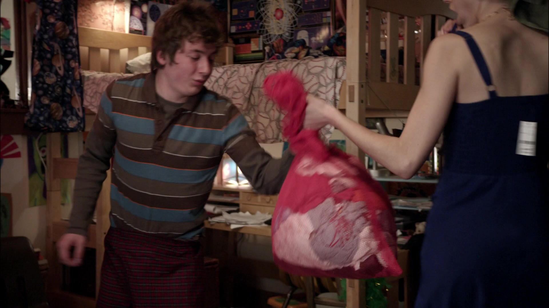 Shameless_US_S01E01_1080p_ERW_001101.jpg