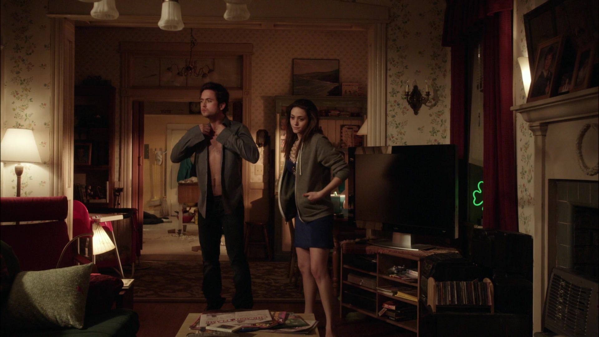 Shameless_US_S01E01_1080p_ERW_002764.jpg