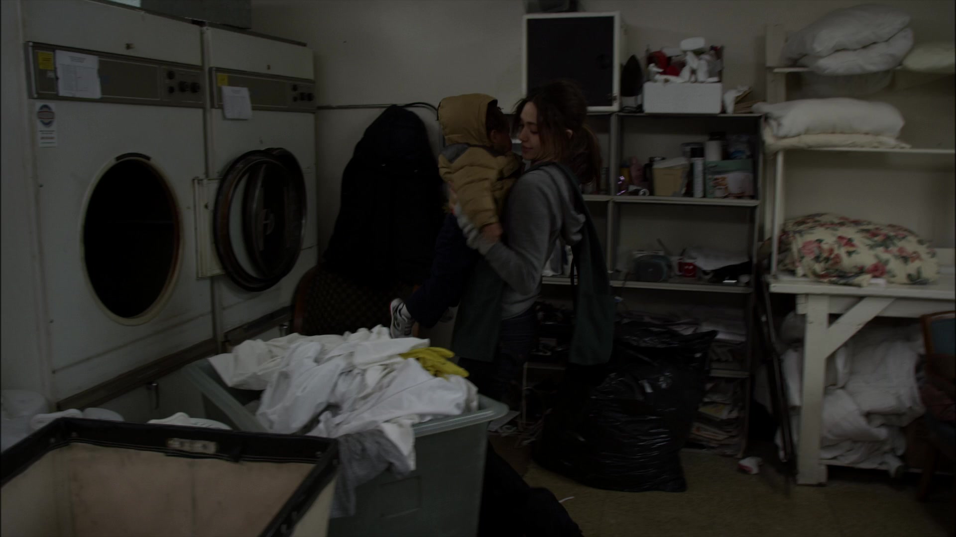Shameless_US_S01E01_1080p_ERW_002967.jpg