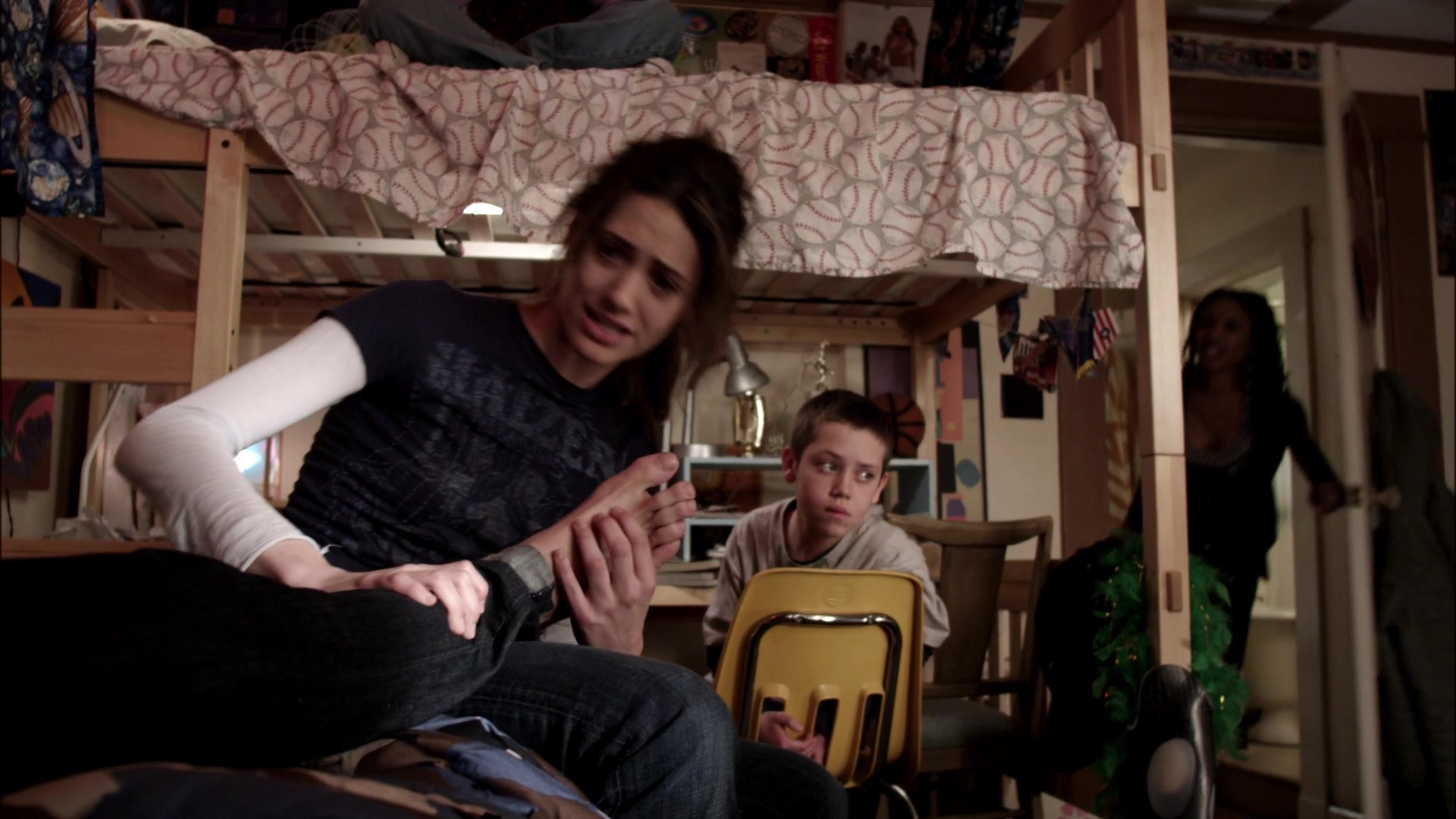 Shameless_US_S01E01_1080p_ERW_003881.jpg