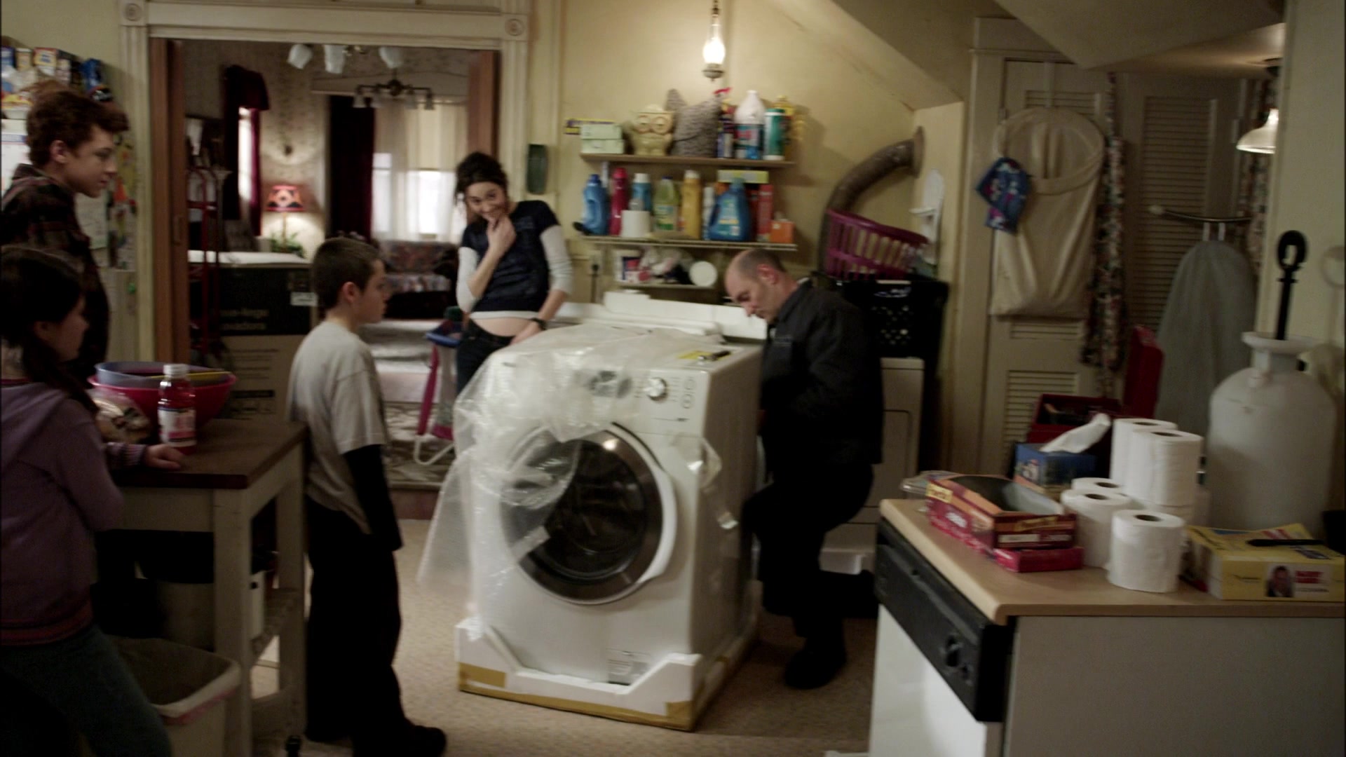 Shameless_US_S01E01_1080p_ERW_004165.jpg