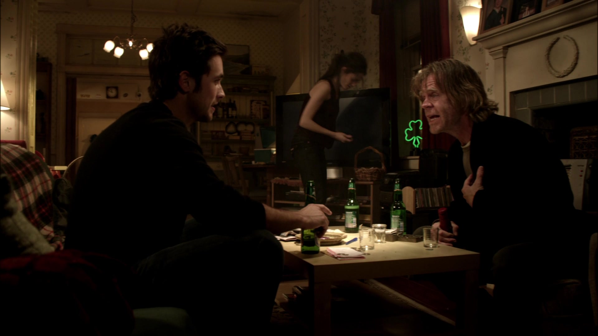 Shameless_US_S01E01_1080p_ERW_006759.jpg