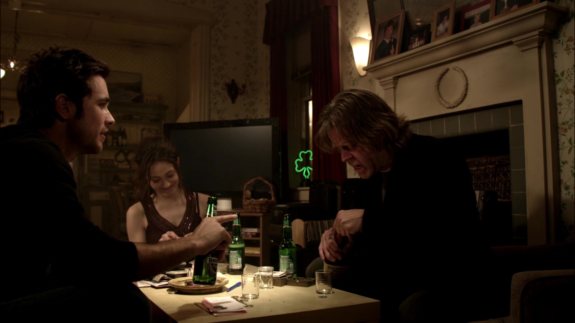 Shameless_US_S01E01_1080p_ERW_006785.jpg