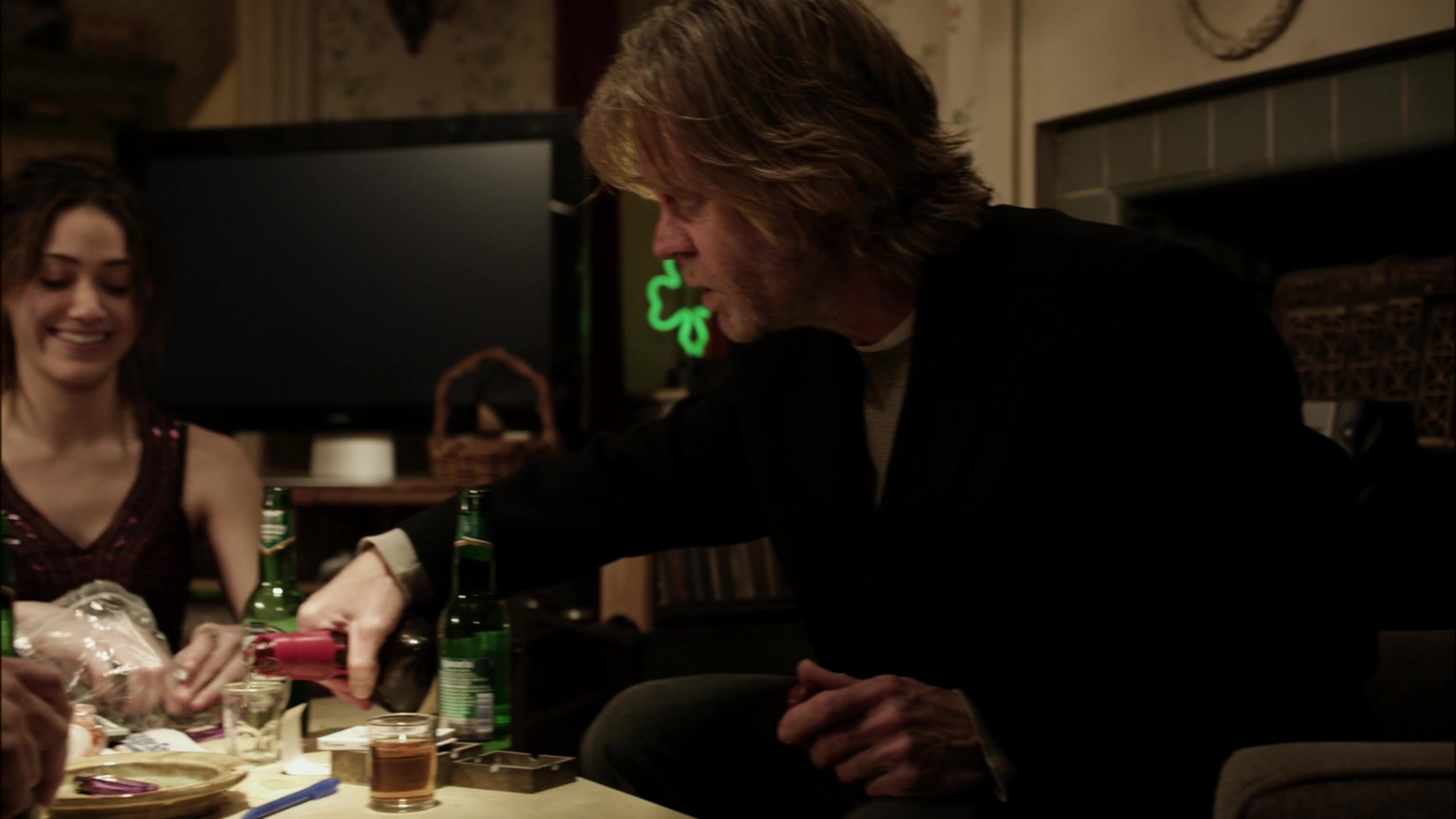 Shameless_US_S01E01_1080p_ERW_006800.jpg
