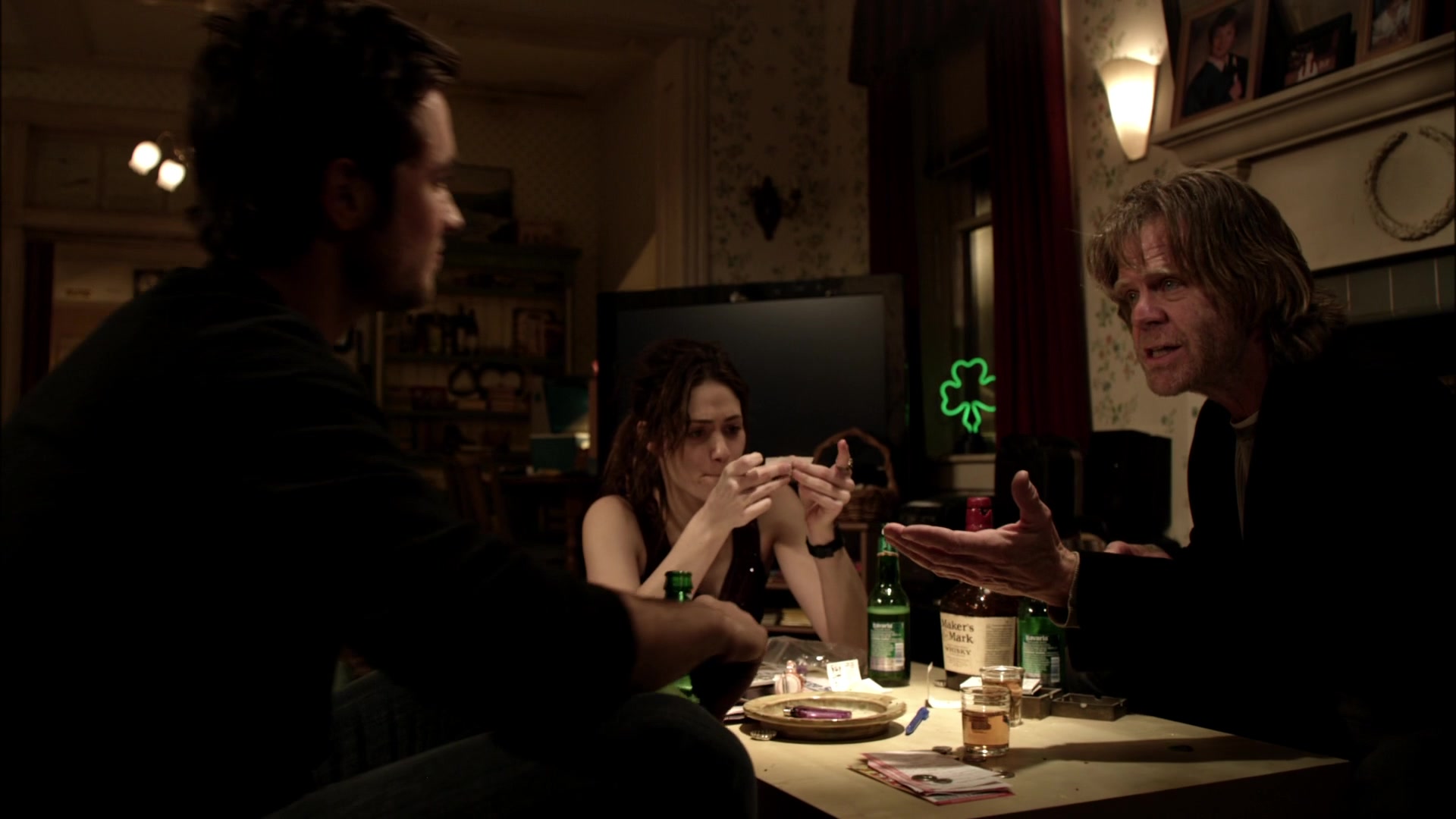 Shameless_US_S01E01_1080p_ERW_006858.jpg
