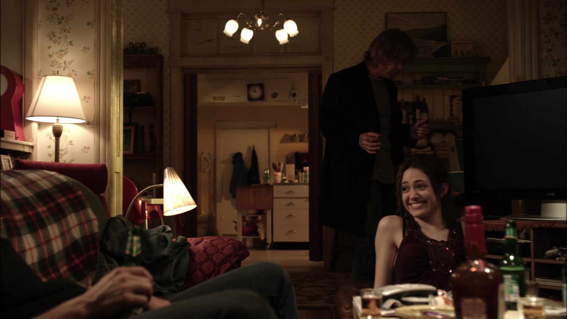 Shameless_US_S01E01_1080p_ERW_007003.jpg