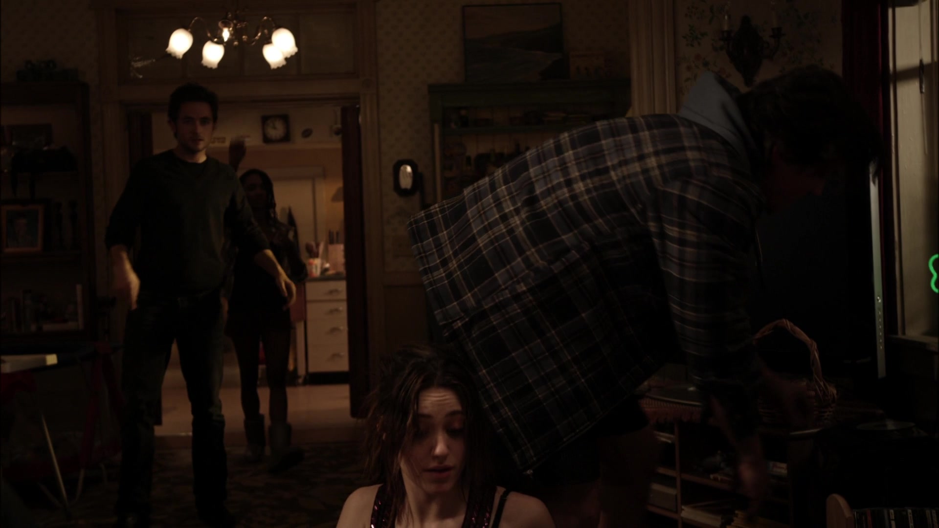 Shameless_US_S01E01_1080p_ERW_007113.jpg