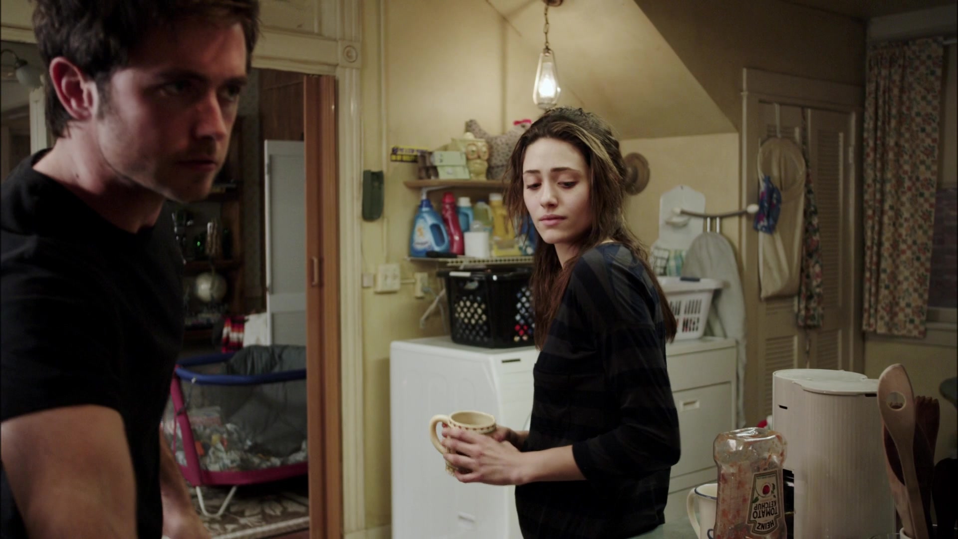 Shameless_US_S01E01_1080p_ERW_007739.jpg
