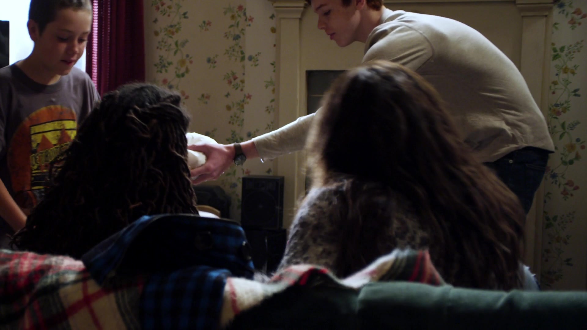 Shameless_US_S01E02_1080p_ERW_000487.jpg