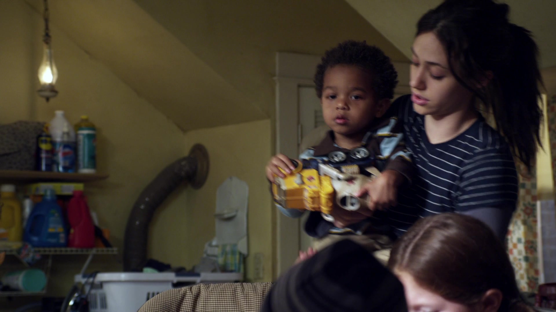 Shameless_US_S01E02_1080p_ERW_001558.jpg
