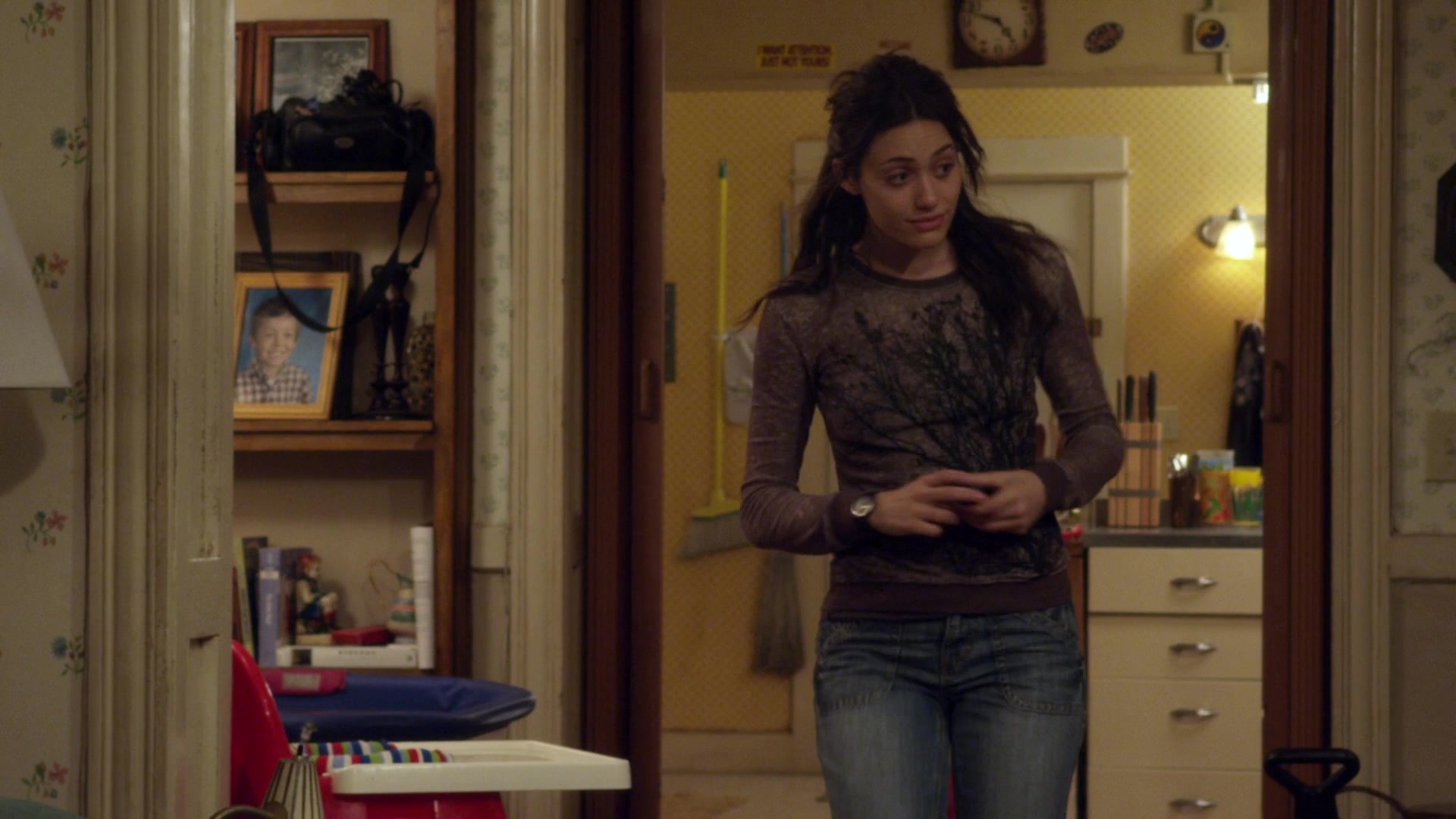 Shameless_US_S01E02_1080p_ERW_007445.jpg