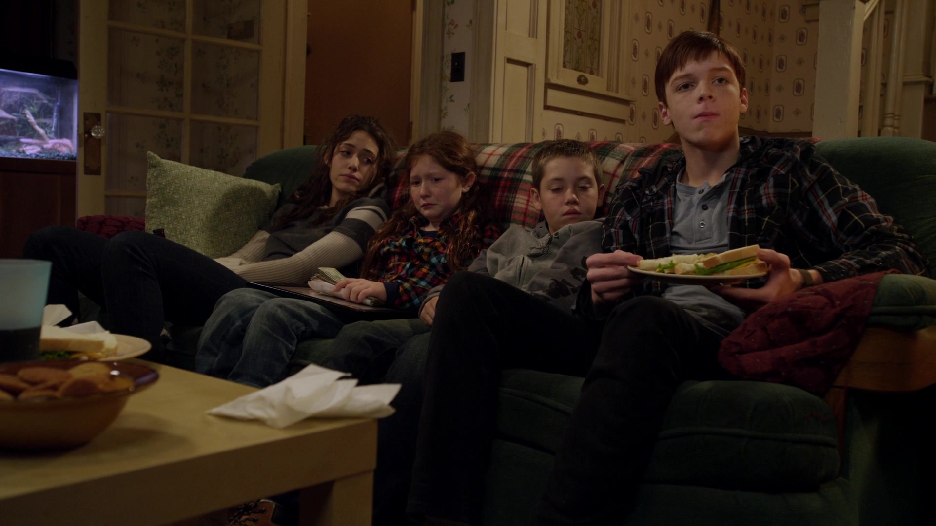 Shameless_US_S01E04_1080p_ERW_005298.jpg