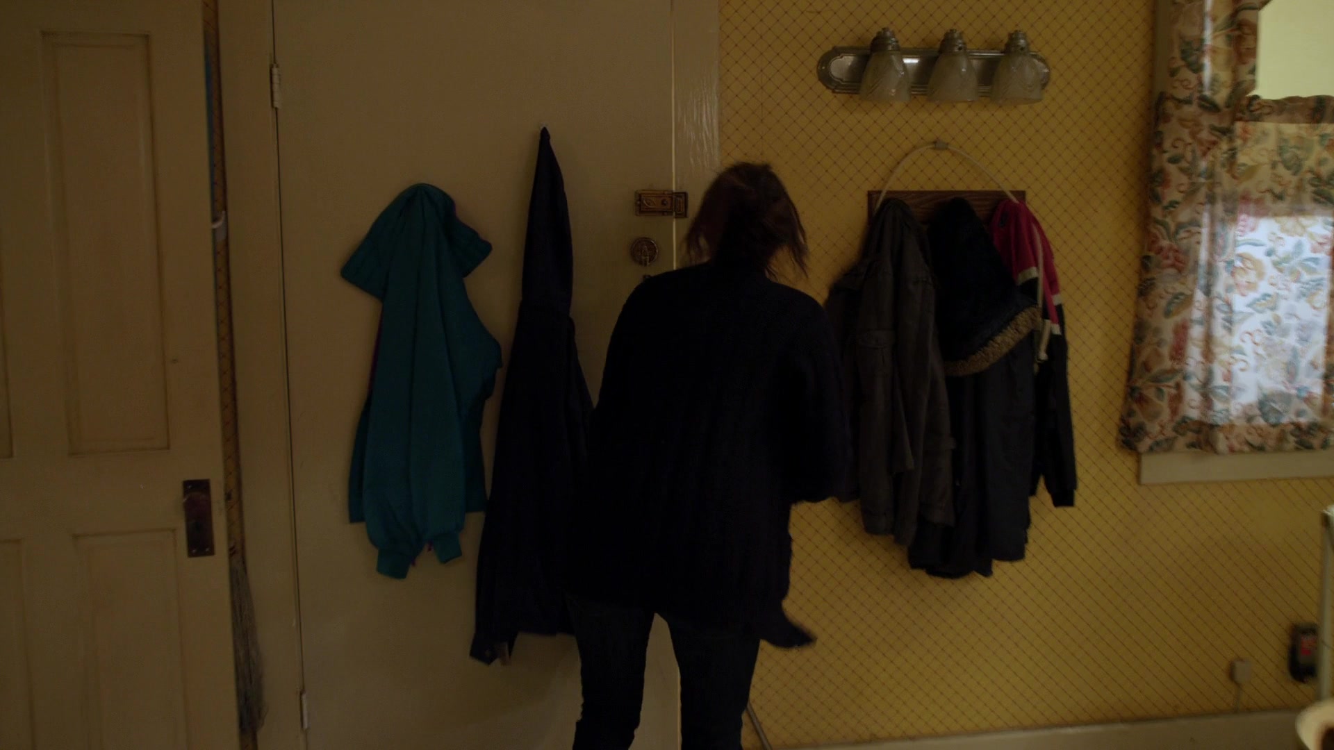 Shameless_US_S01E05_1080p_ERW_000976.jpg