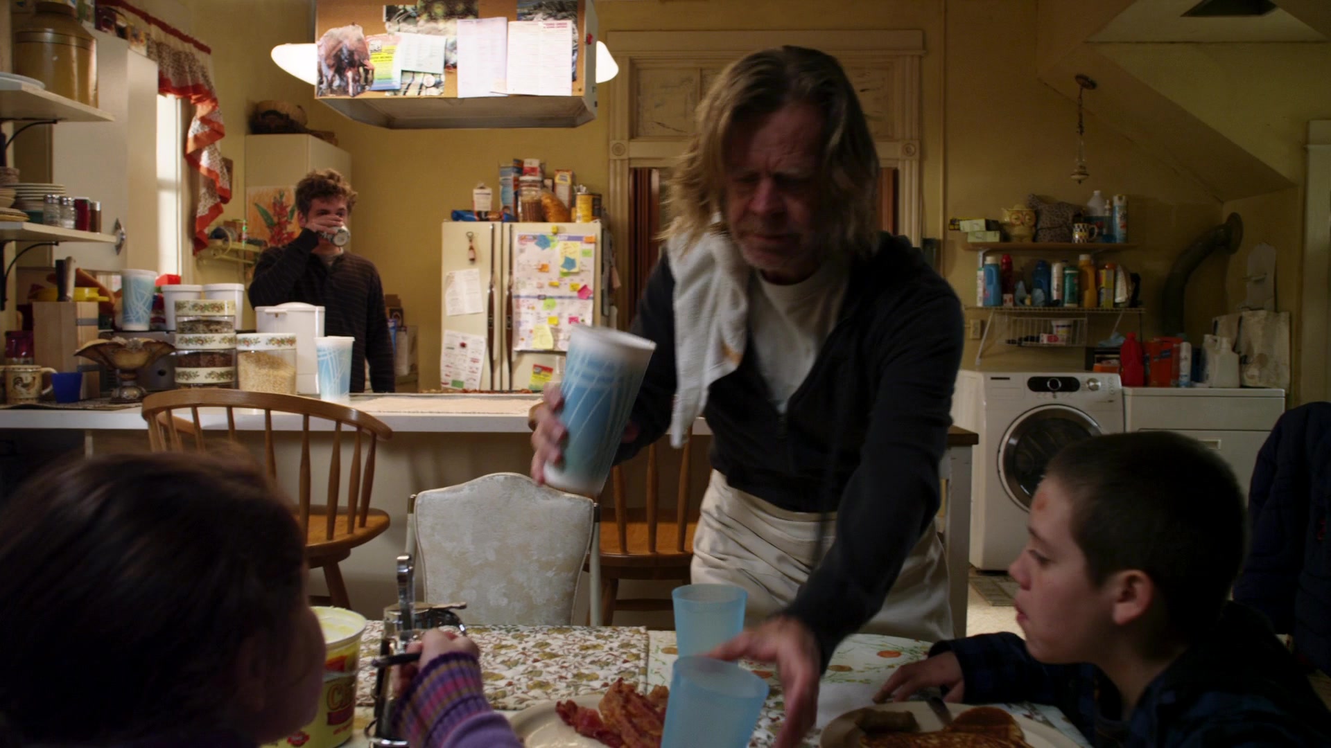 Shameless_US_S01E08_1080p_ERW_004341.jpg