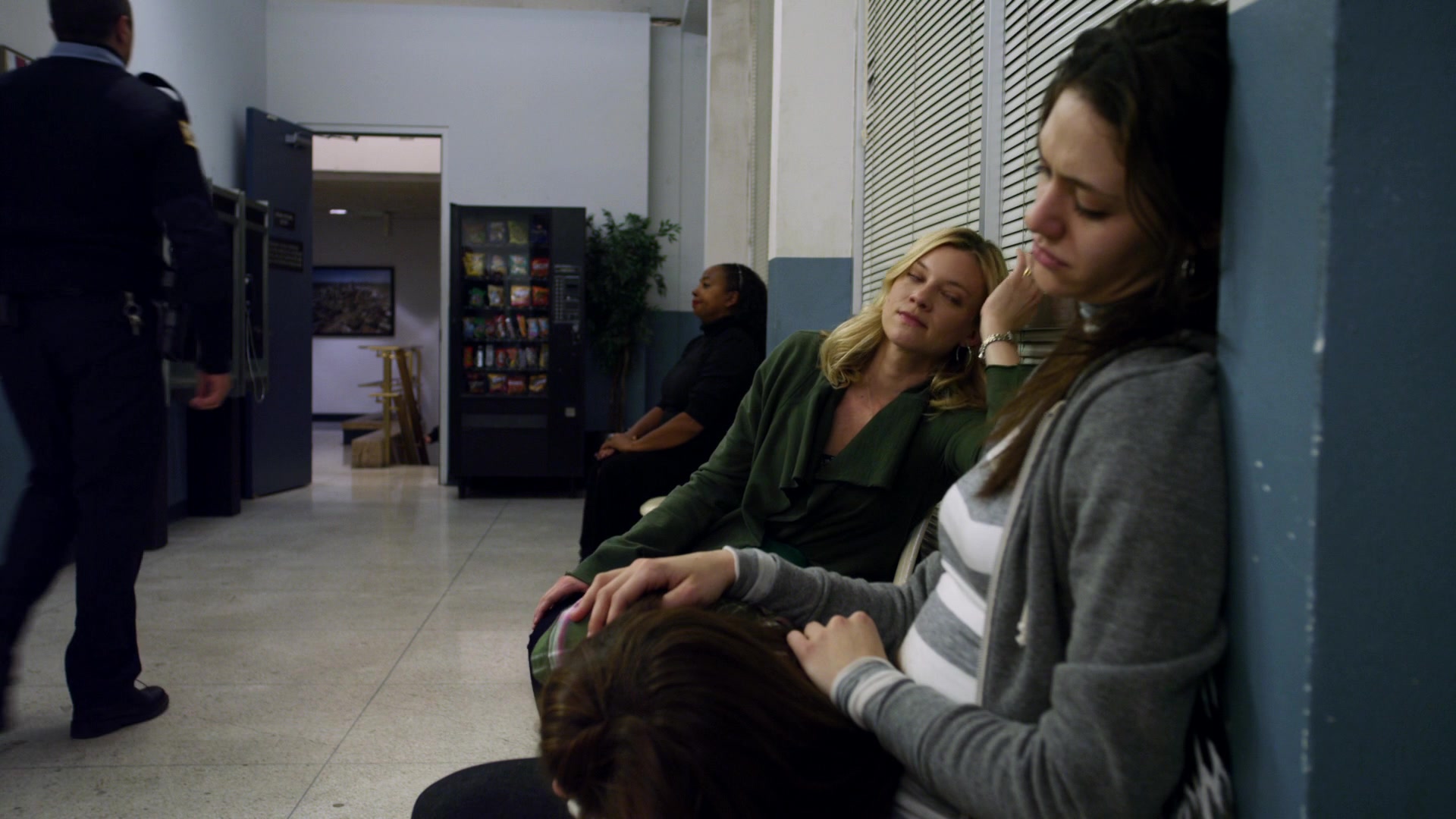 Shameless_US_S01E12_1080p_ERW_000955.jpg