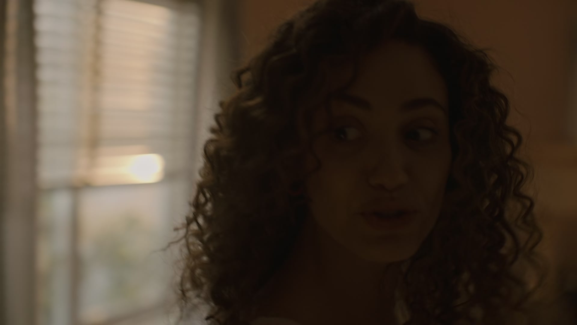 The_Crowded_Room_S01E05_Savior_1080p_ERW_001599.jpg