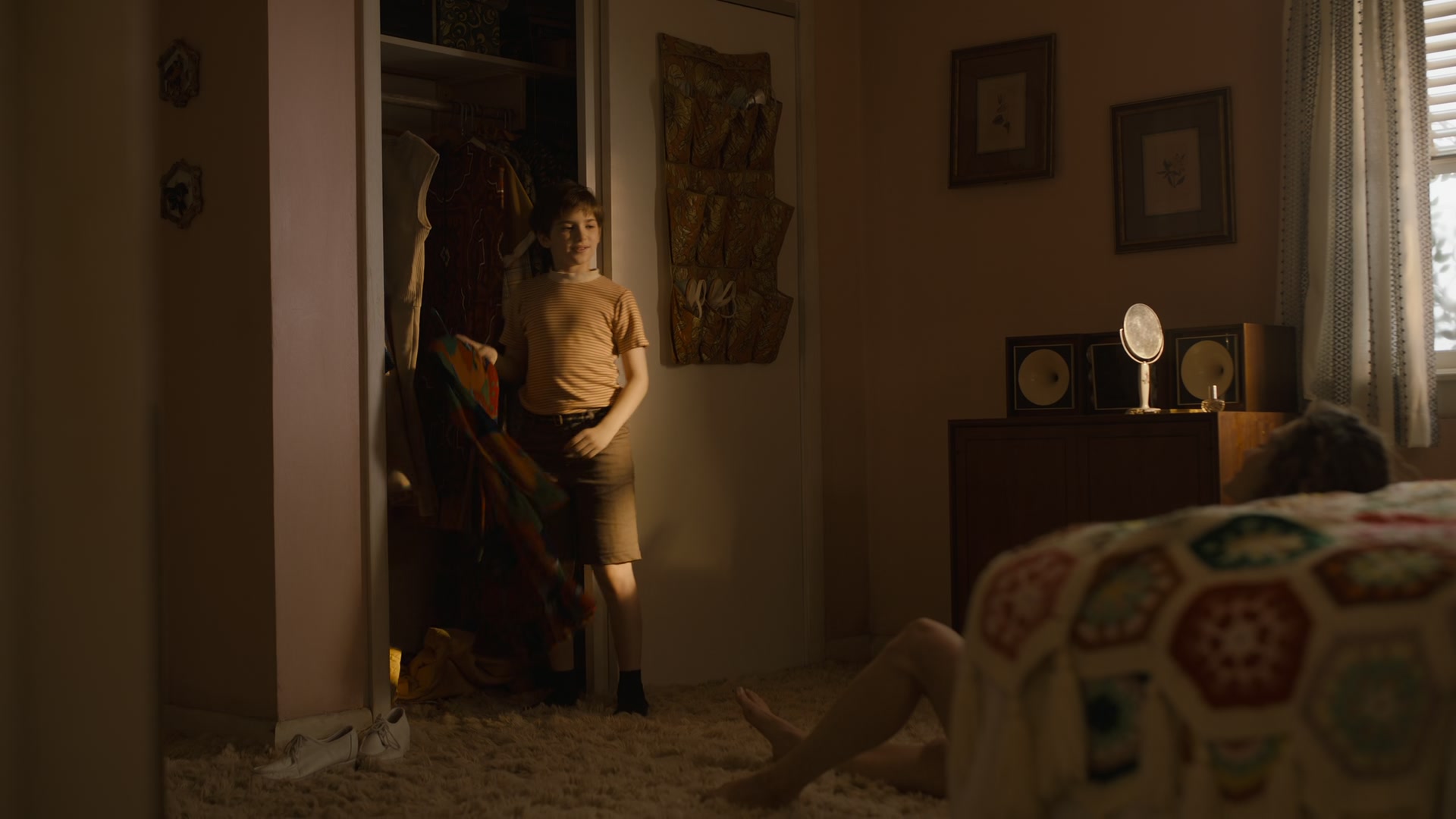 The_Crowded_Room_S01E05_Savior_1080p_ERW_001616.jpg