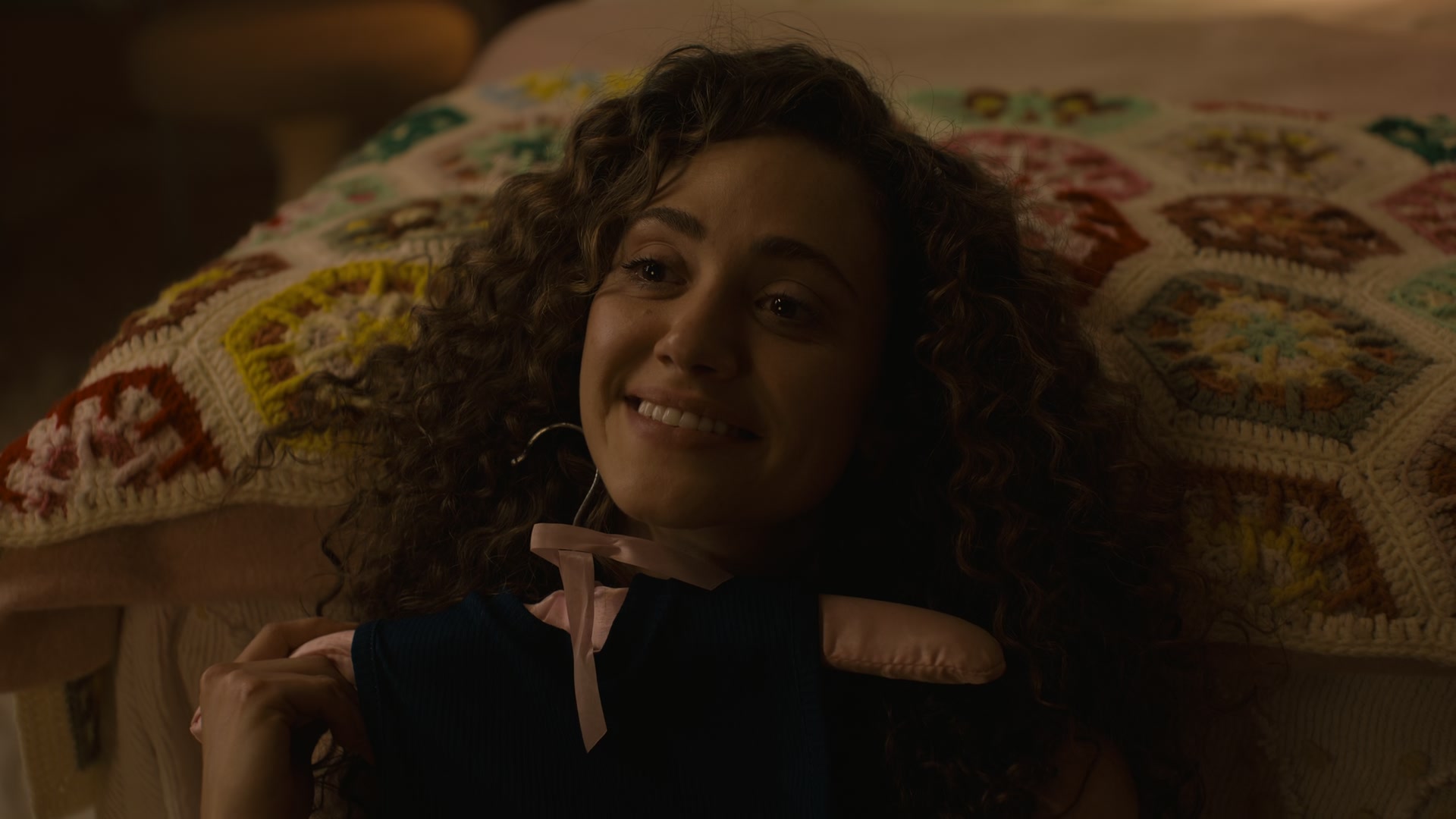 The_Crowded_Room_S01E05_Savior_1080p_ERW_001663.jpg The_Crowded_Room_S01E05_Savior_1080p_ERW_001663.jpg